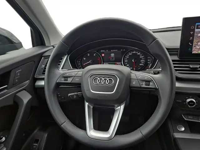 Audi Q5 view 13