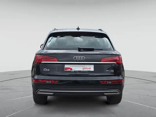 Audi Q5 view 7