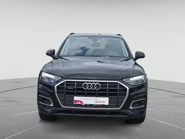 Audi Q5 view 2