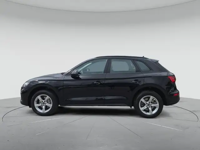 Audi Q5 view 6