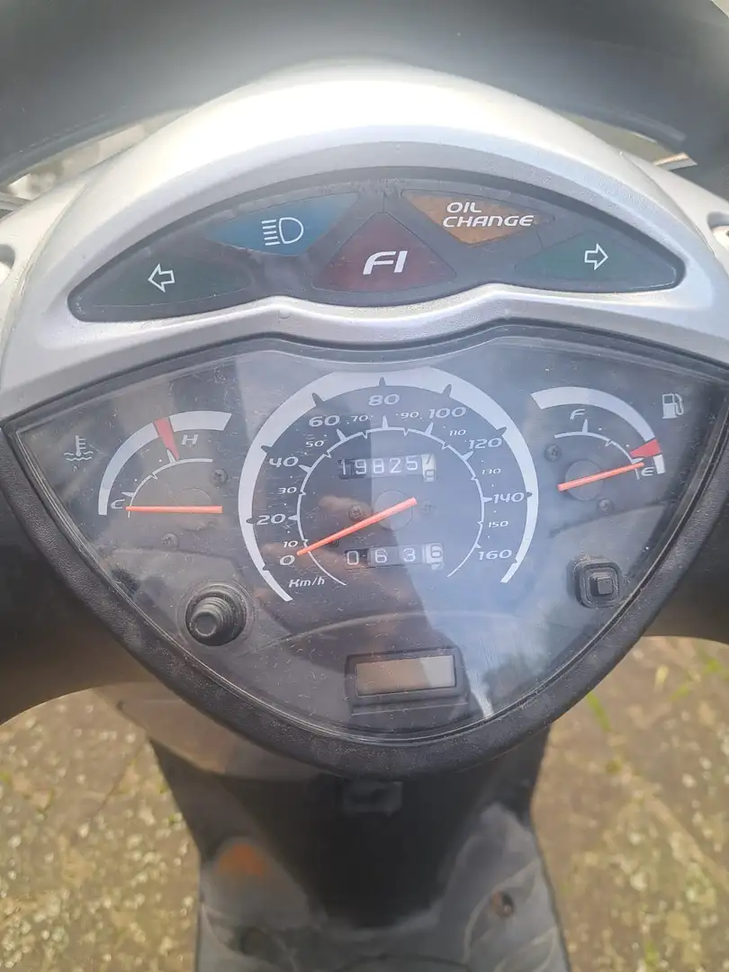 Honda SH 150 Plateado - 2