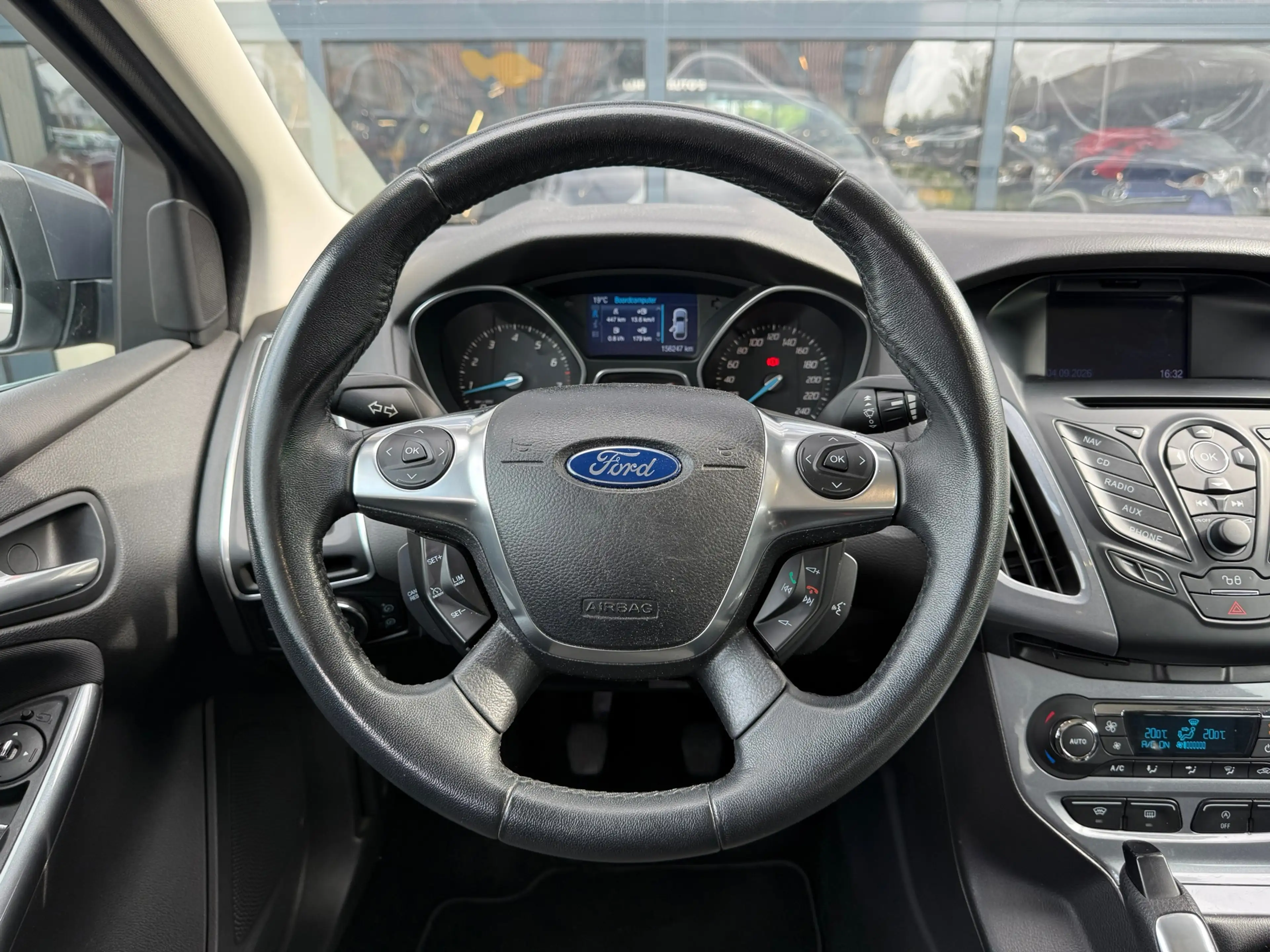 Ford Focus Wagon 1.6 EcoBoost Titanium Climate/Navi/Keyless/P — photo 19