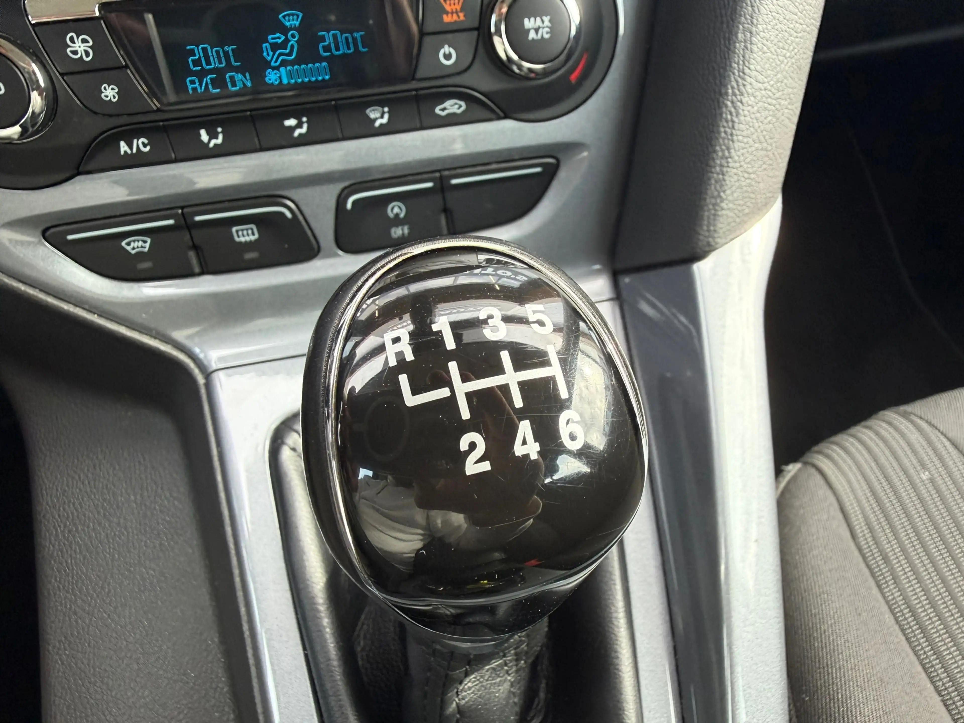 Ford Focus Wagon 1.6 EcoBoost Titanium Climate/Navi/Keyless/P — photo 11