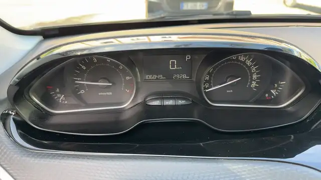 Peugeot 2008 view 12