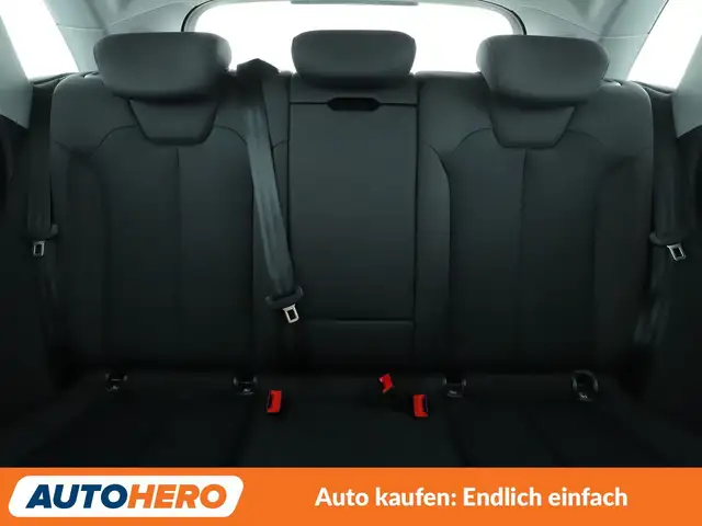 Audi Q5 view 15