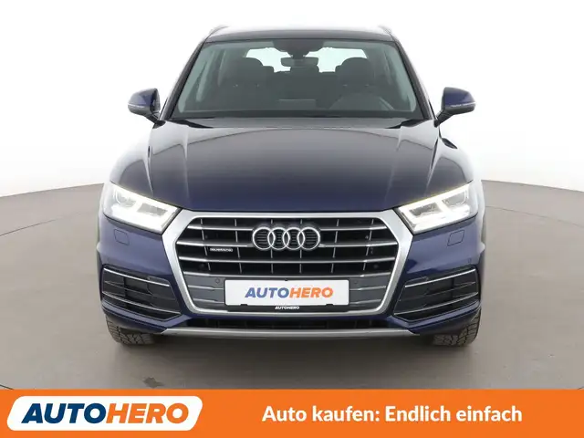 Audi Q5 view 9