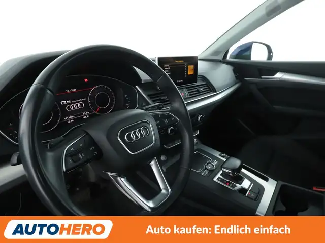 Audi Q5 view 11