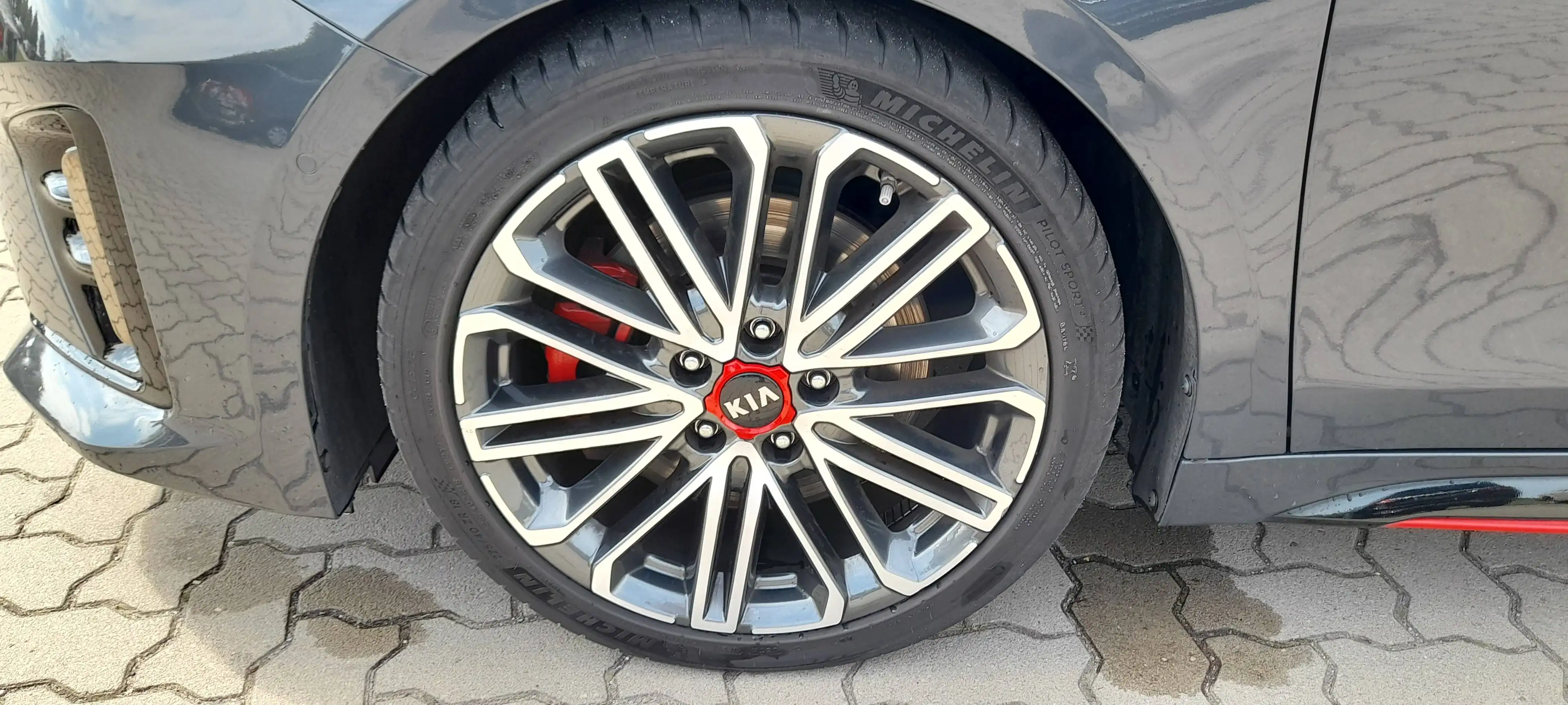 Kia ProCeed / pro_cee'd GT — photo 24