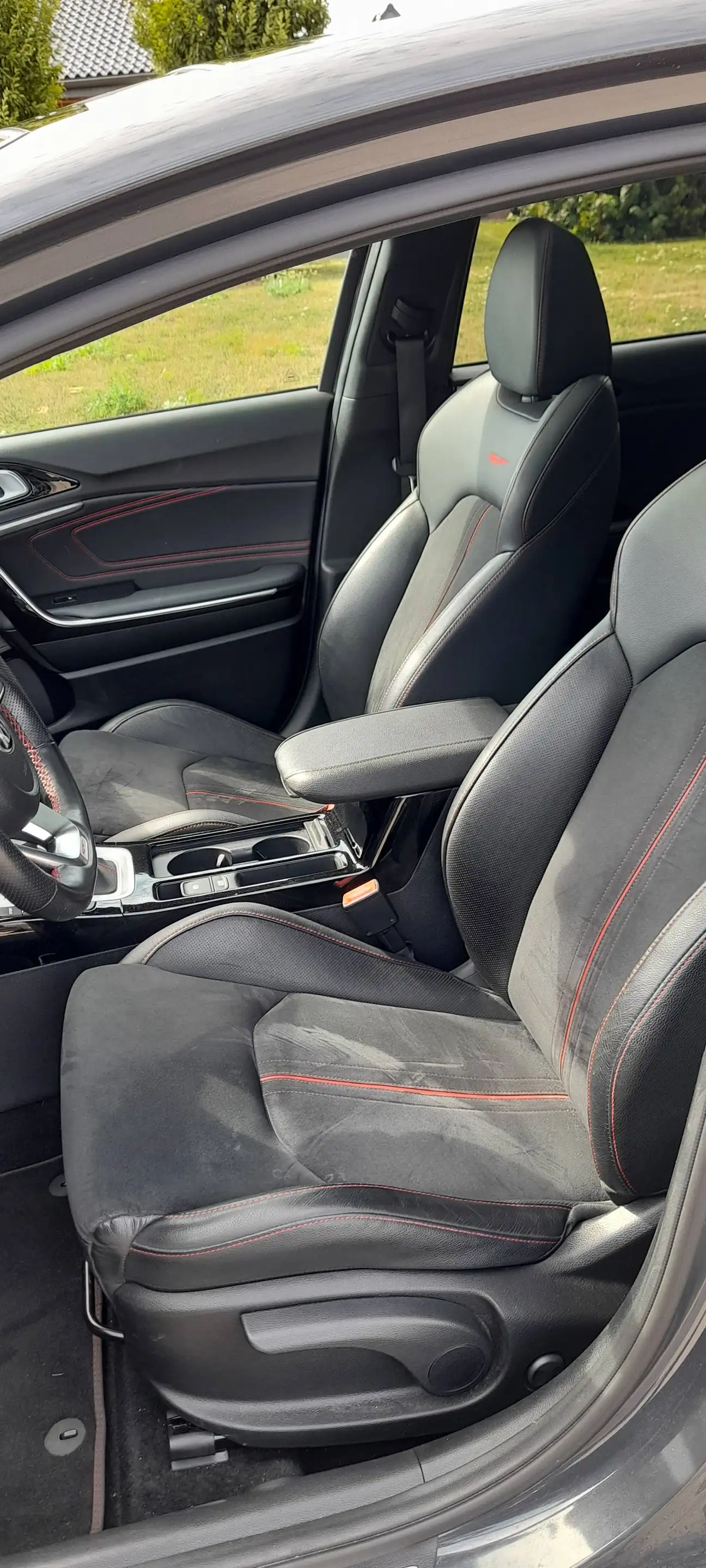 Kia ProCeed / pro_cee'd GT — photo 16