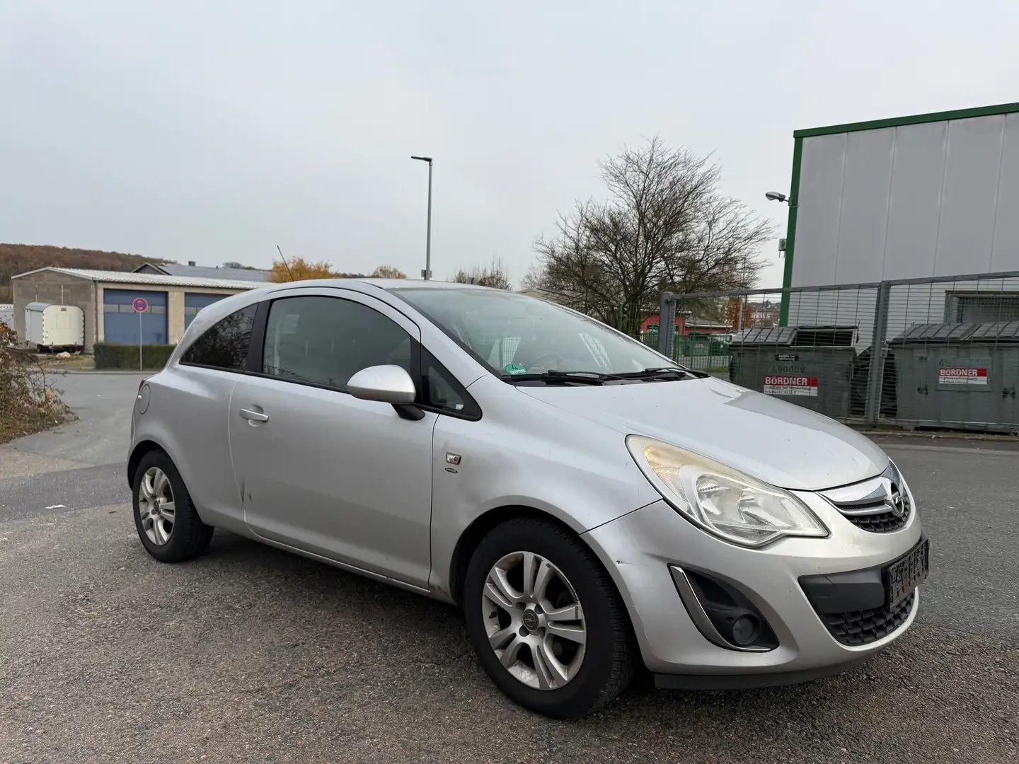 Opel Corsa Corsa 3-Türer 1.2 16V Motor probleml Export Silber - 2