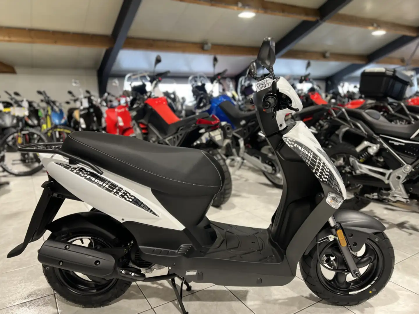 Kymco Agility 50 CLASSE B 4T 45 km/h Wit - 1