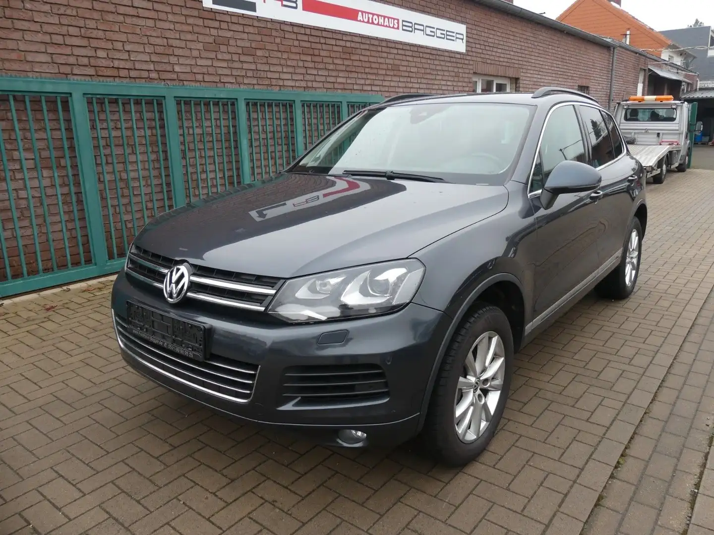 Volkswagen Touareg V6 TDI BMT- Automatik- AHK- Gris - 2