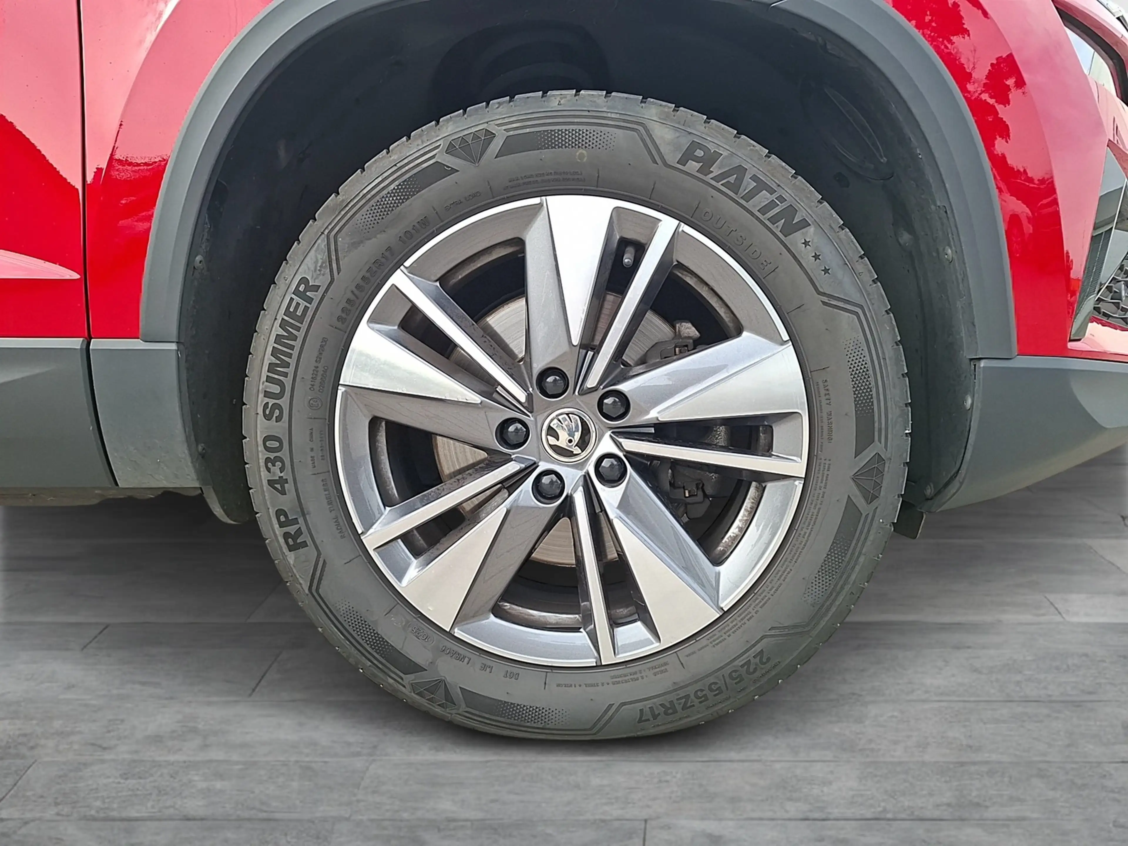 Skoda Karoq TDI Tour 4x4 DSG LED AHK Navi GRA RFK SH — photo 7