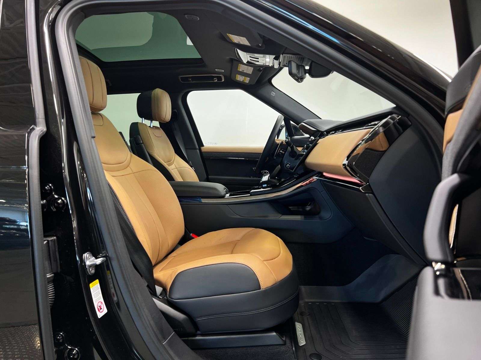 2026 Land Rover Range Rover Sport P400 Dynamic HSE thumb 32