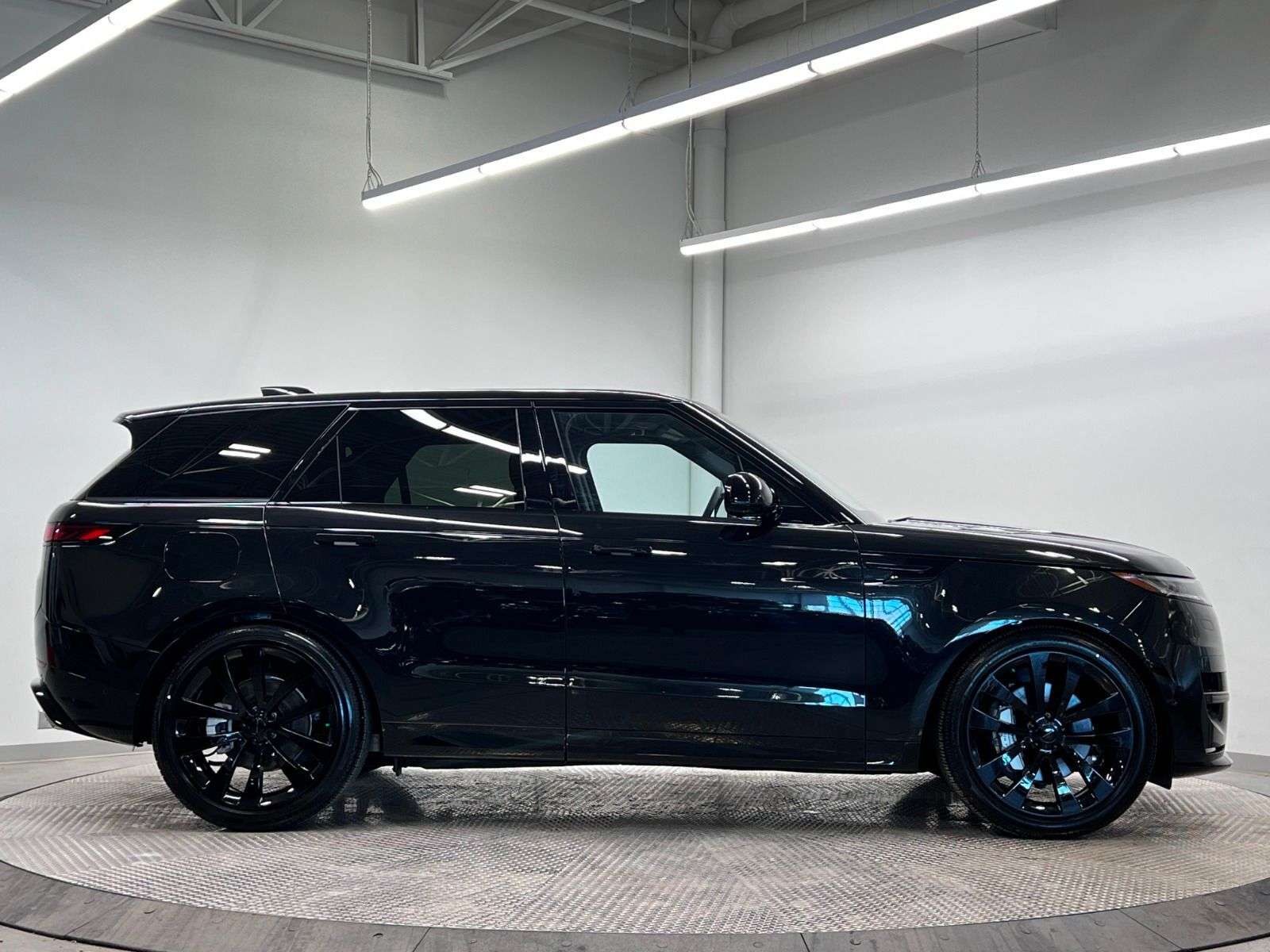 2026 Land Rover Range Rover Sport P400 Dynamic HSE thumb 7