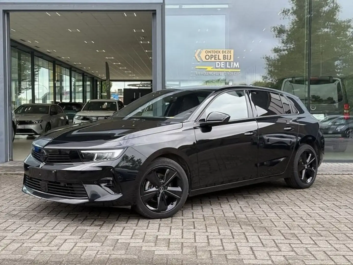 Opel Astra GS 1.2T Automaat *CarPlay*360°Camera*Navi* Zwart - 1