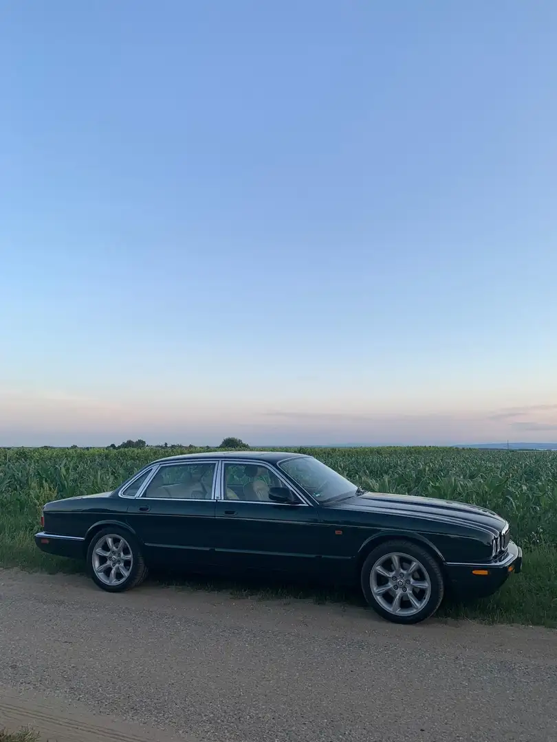 Jaguar XJ 4.0 Sovereign Groen - 1