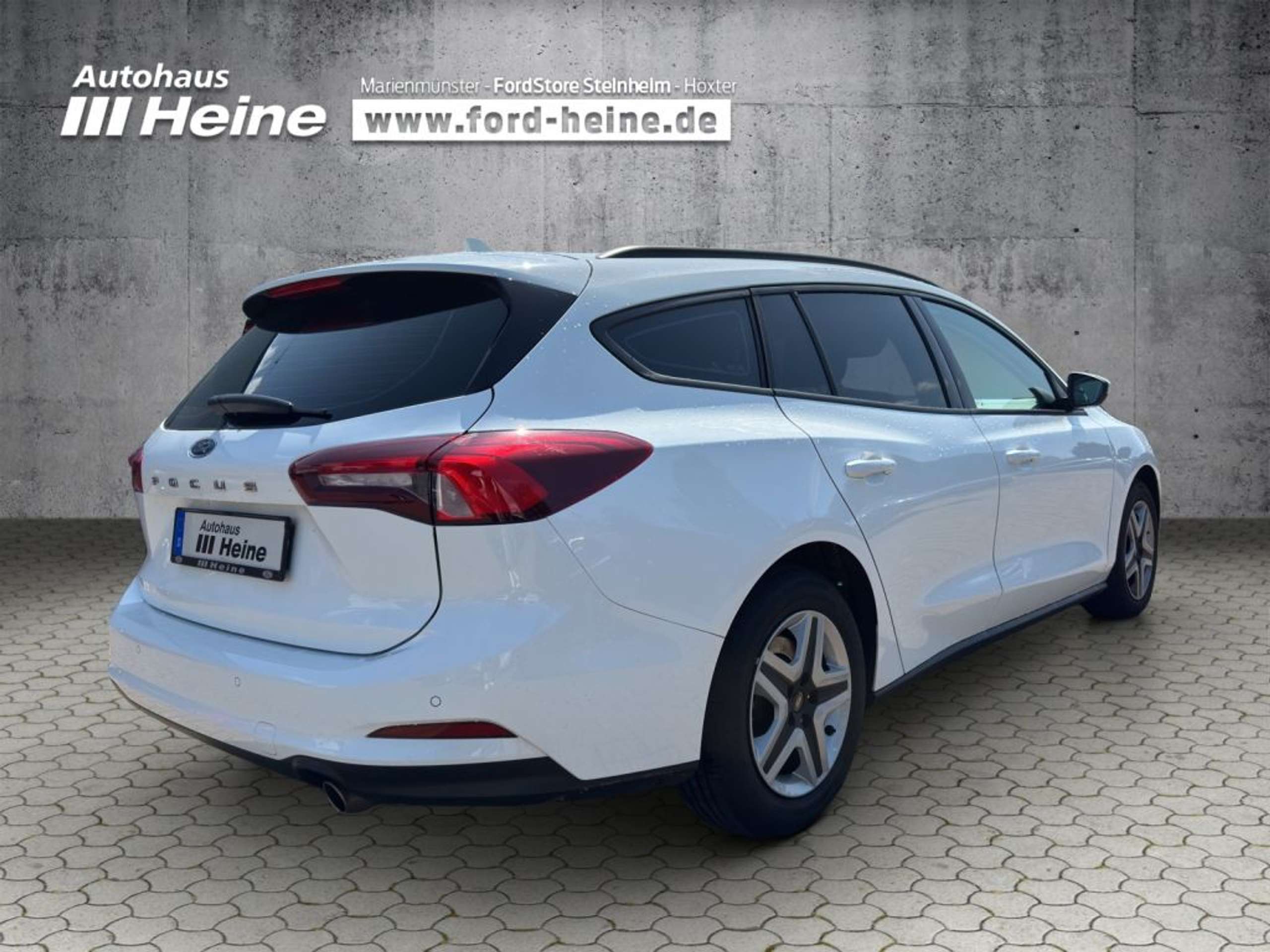 Fahrzeugabbildung Ford Focus Turnier 1.0 EcoBoost Start-Stopp-System COOL&CONNE - mit KI generiert/bearbeitet