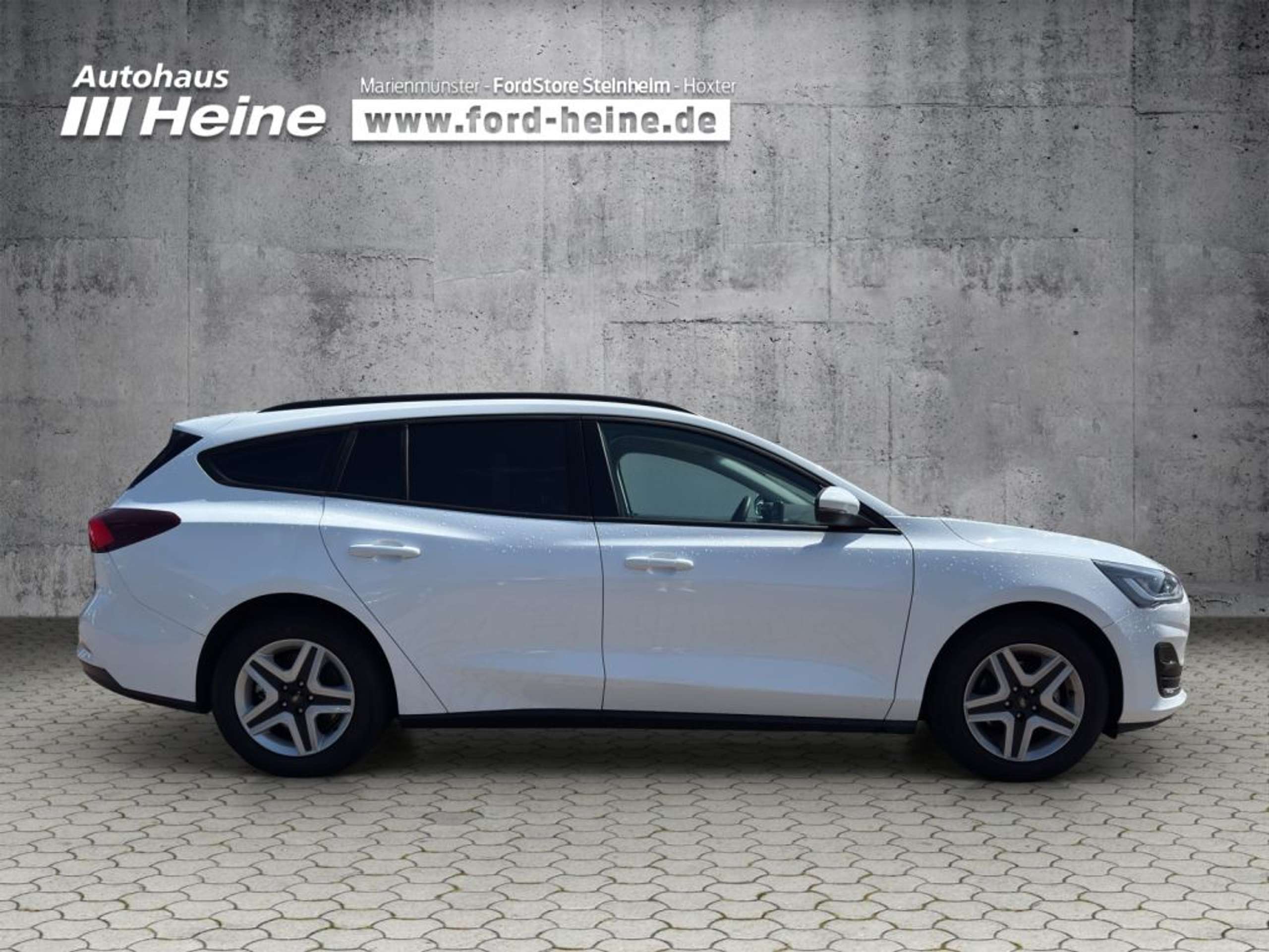 Fahrzeugabbildung Ford Focus Turnier 1.0 EcoBoost Start-Stopp-System COOL&CONNE - mit KI generiert/bearbeitet