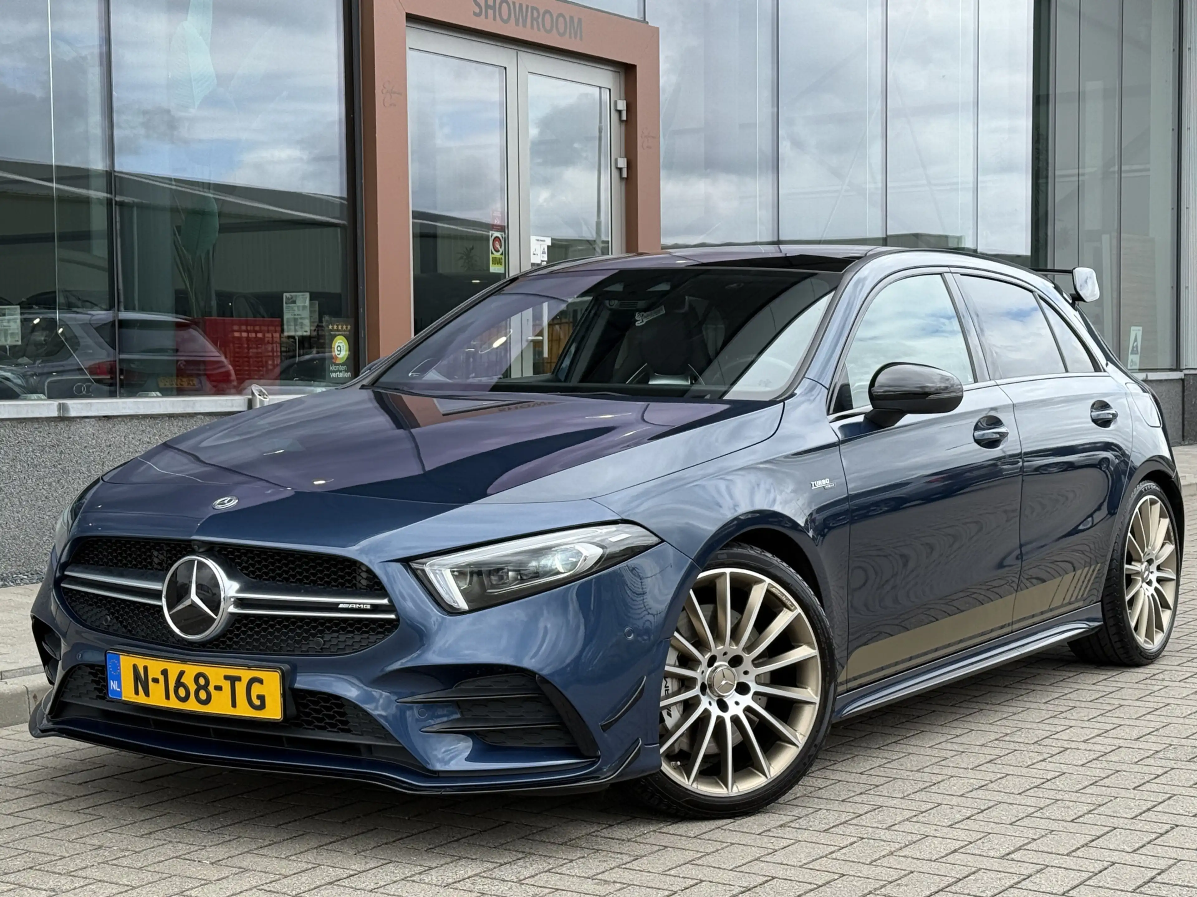 Mercedes-Benz A 35 AMG 4MATIC Edition 1 Premium Plus | Burmester | Pano | — photo 3