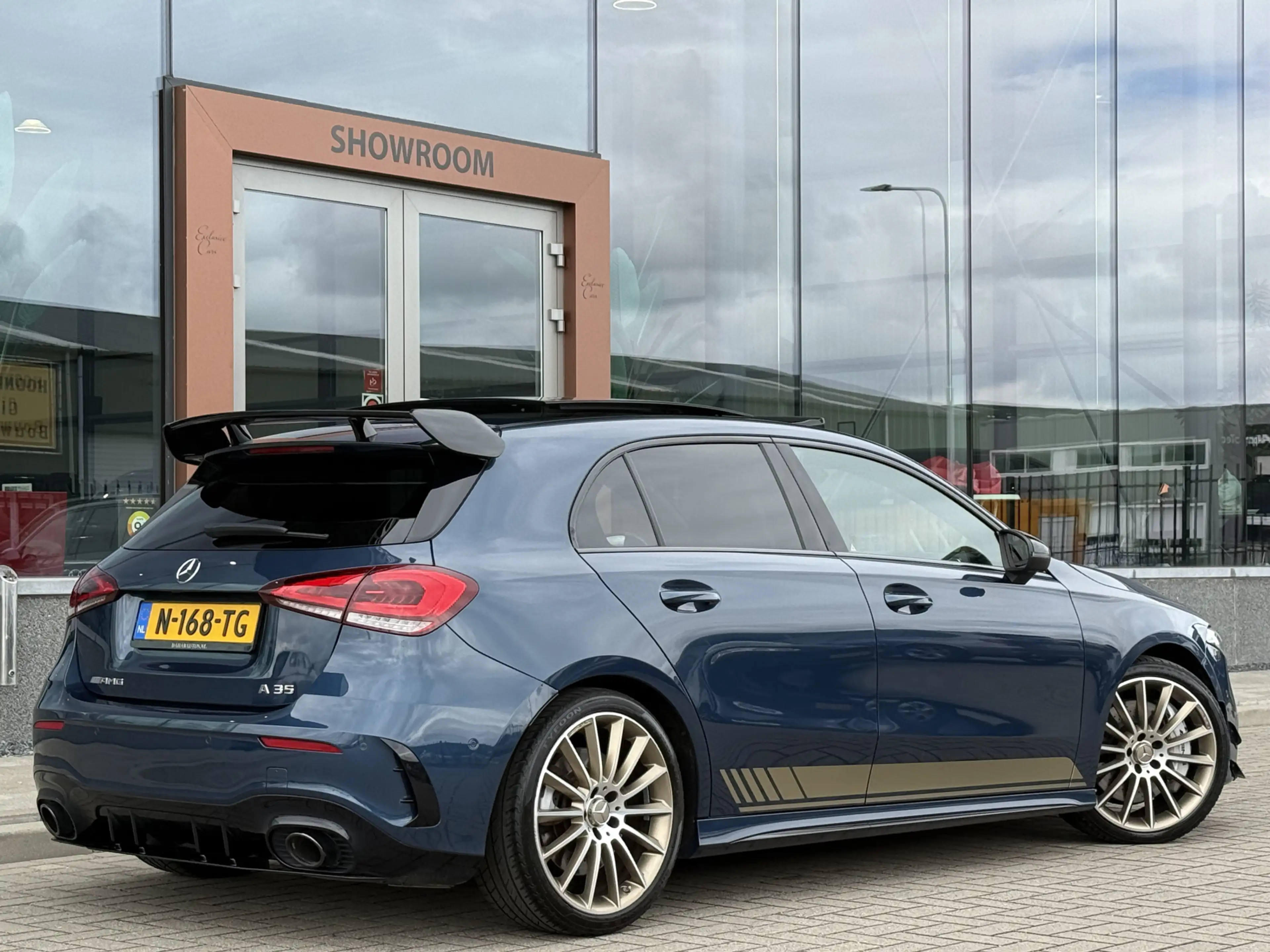 Mercedes-Benz A 35 AMG 4MATIC Edition 1 Premium Plus | Burmester | Pano | — photo 20