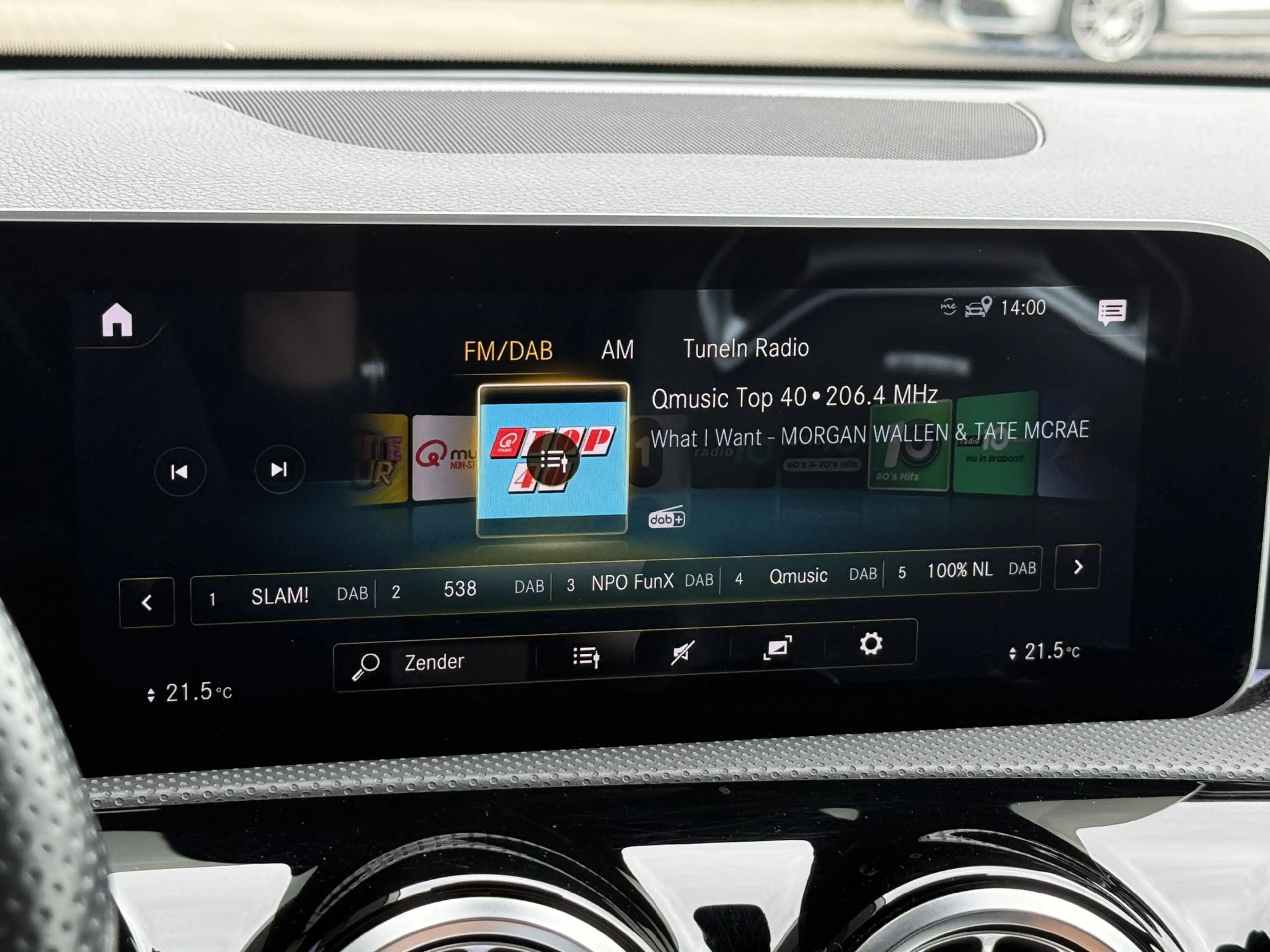 Mercedes-Benz A 35 AMG 4MATIC Edition 1 Premium Plus | Burmester | Pano | — photo 21