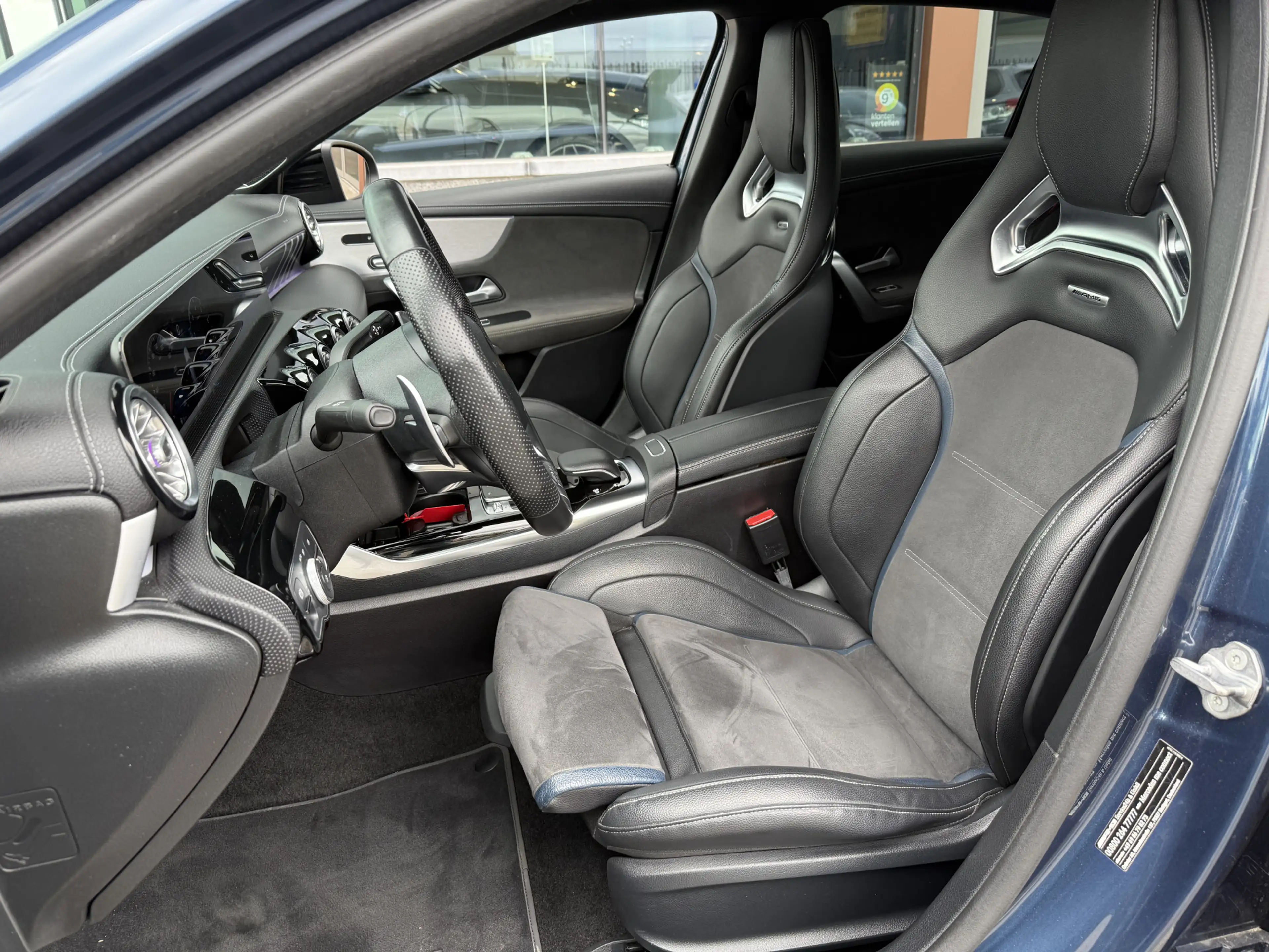 Mercedes-Benz A 35 AMG 4MATIC Edition 1 Premium Plus | Burmester | Pano | — photo 4