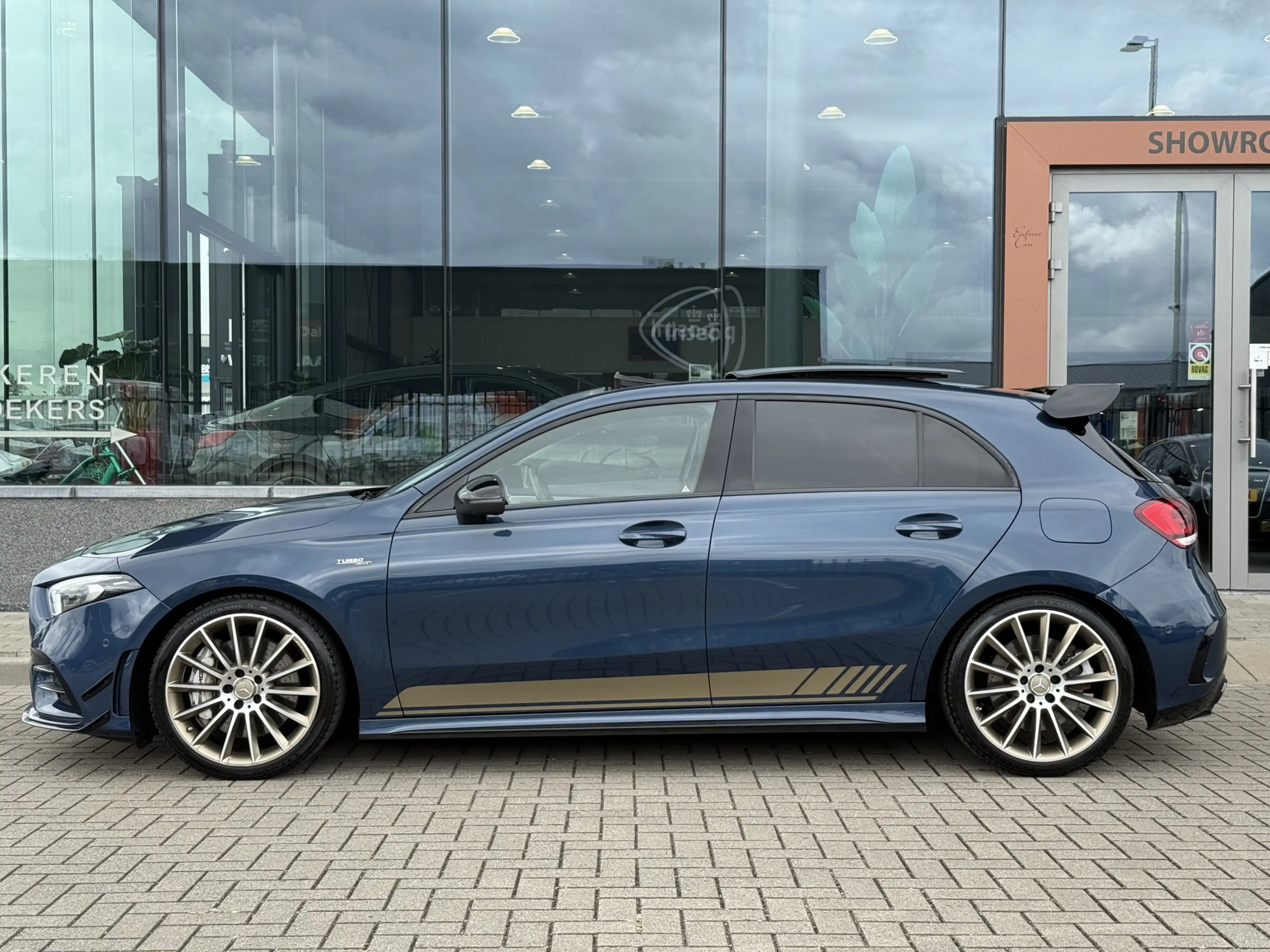 Mercedes-Benz A 35 AMG 4MATIC Edition 1 Premium Plus | Burmester | Pano | — photo 18