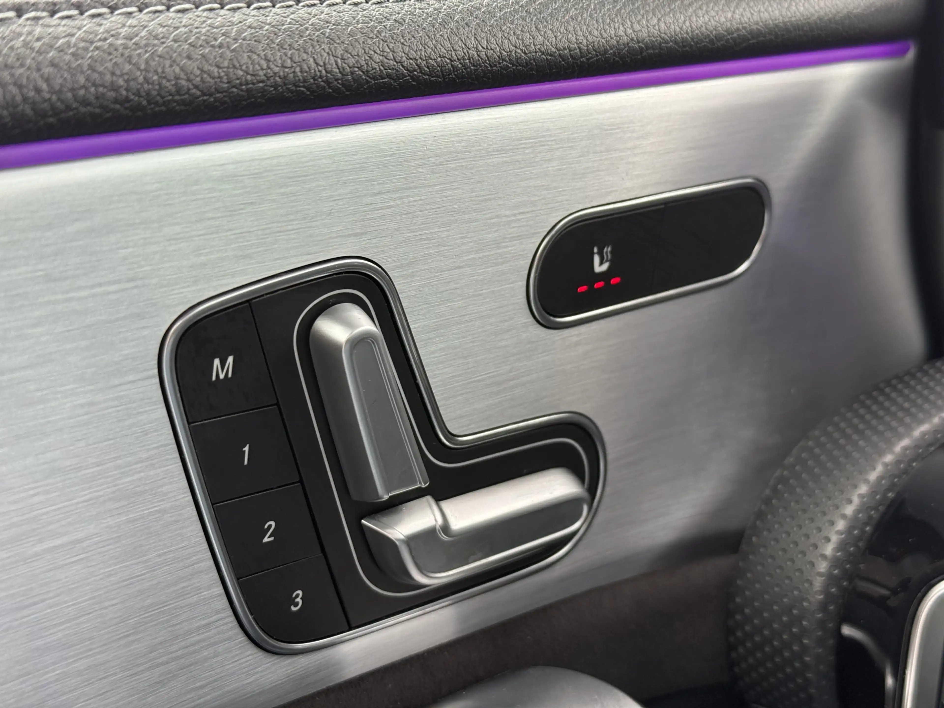 Mercedes-Benz A 35 AMG 4MATIC Edition 1 Premium Plus | Burmester | Pano | — photo 23