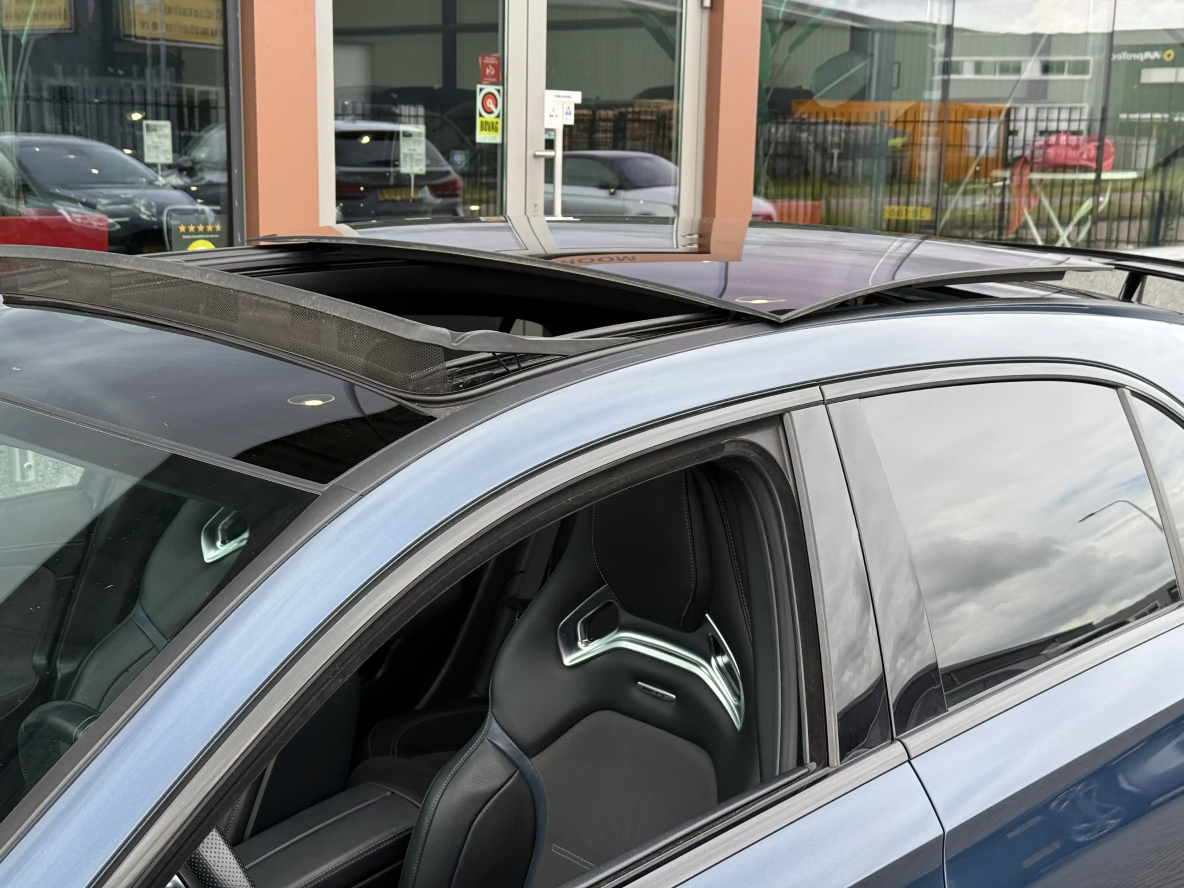 Mercedes-Benz A 35 AMG 4MATIC Edition 1 Premium Plus | Burmester | Pano | — photo 31