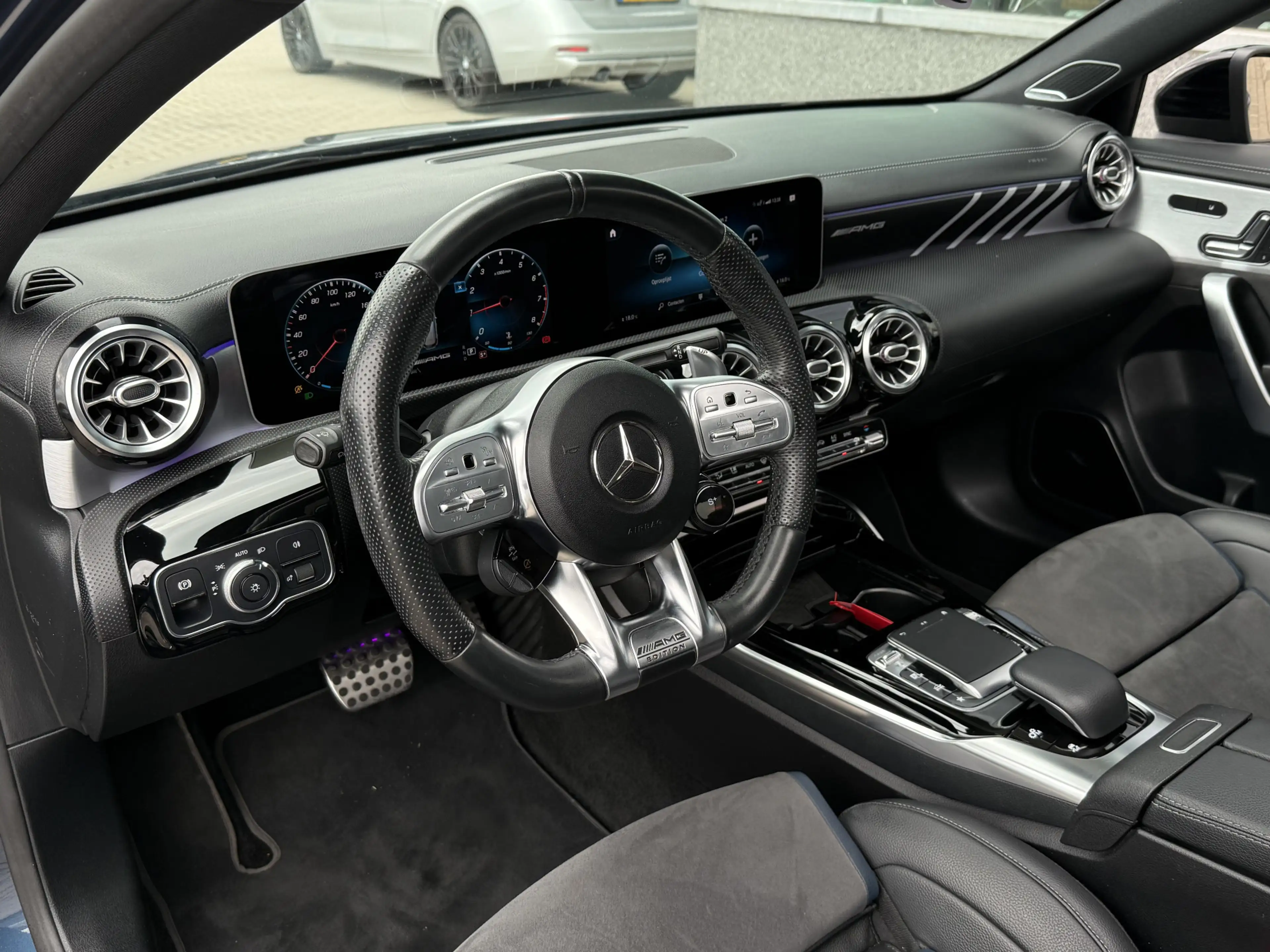 Mercedes-Benz A 35 AMG 4MATIC Edition 1 Premium Plus | Burmester | Pano | — photo 2