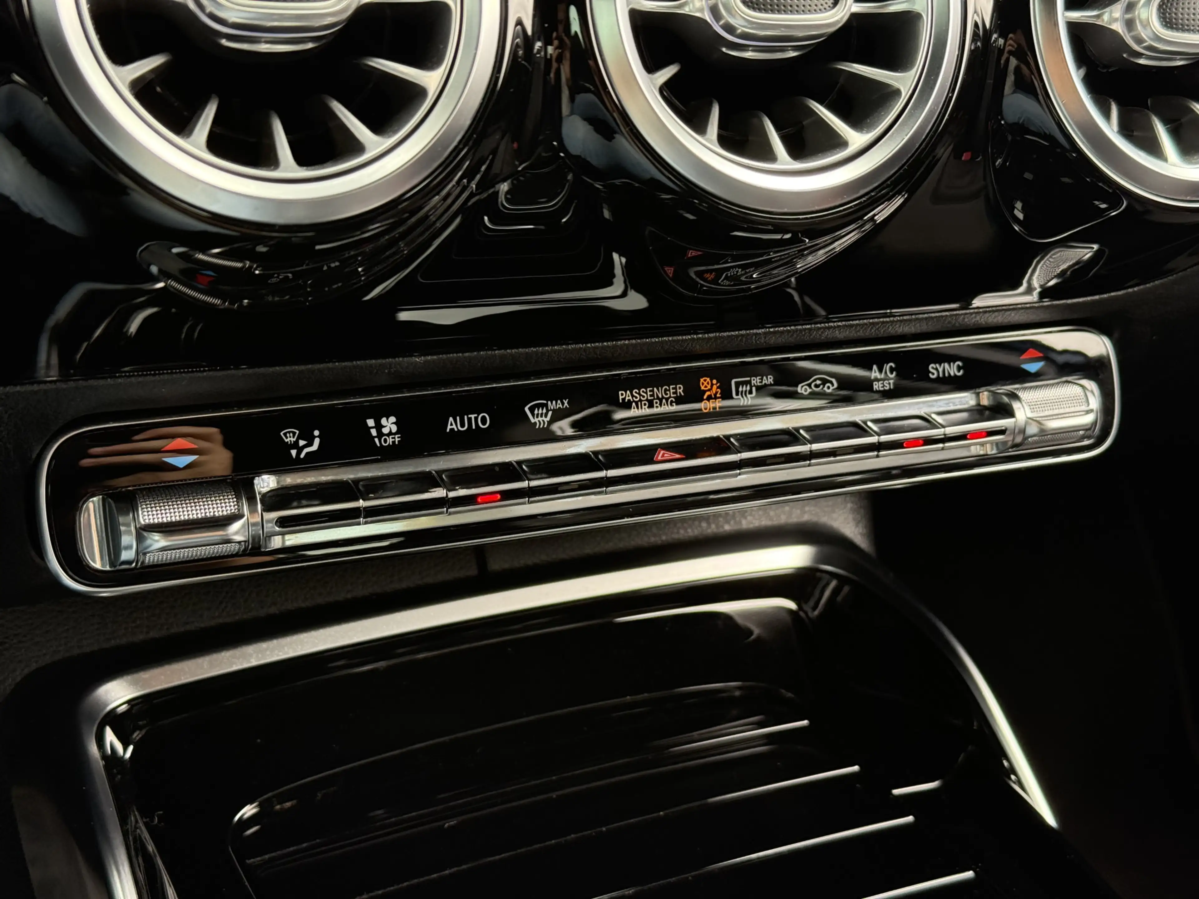 Mercedes-Benz A 35 AMG 4MATIC Edition 1 Premium Plus | Burmester | Pano | — photo 46