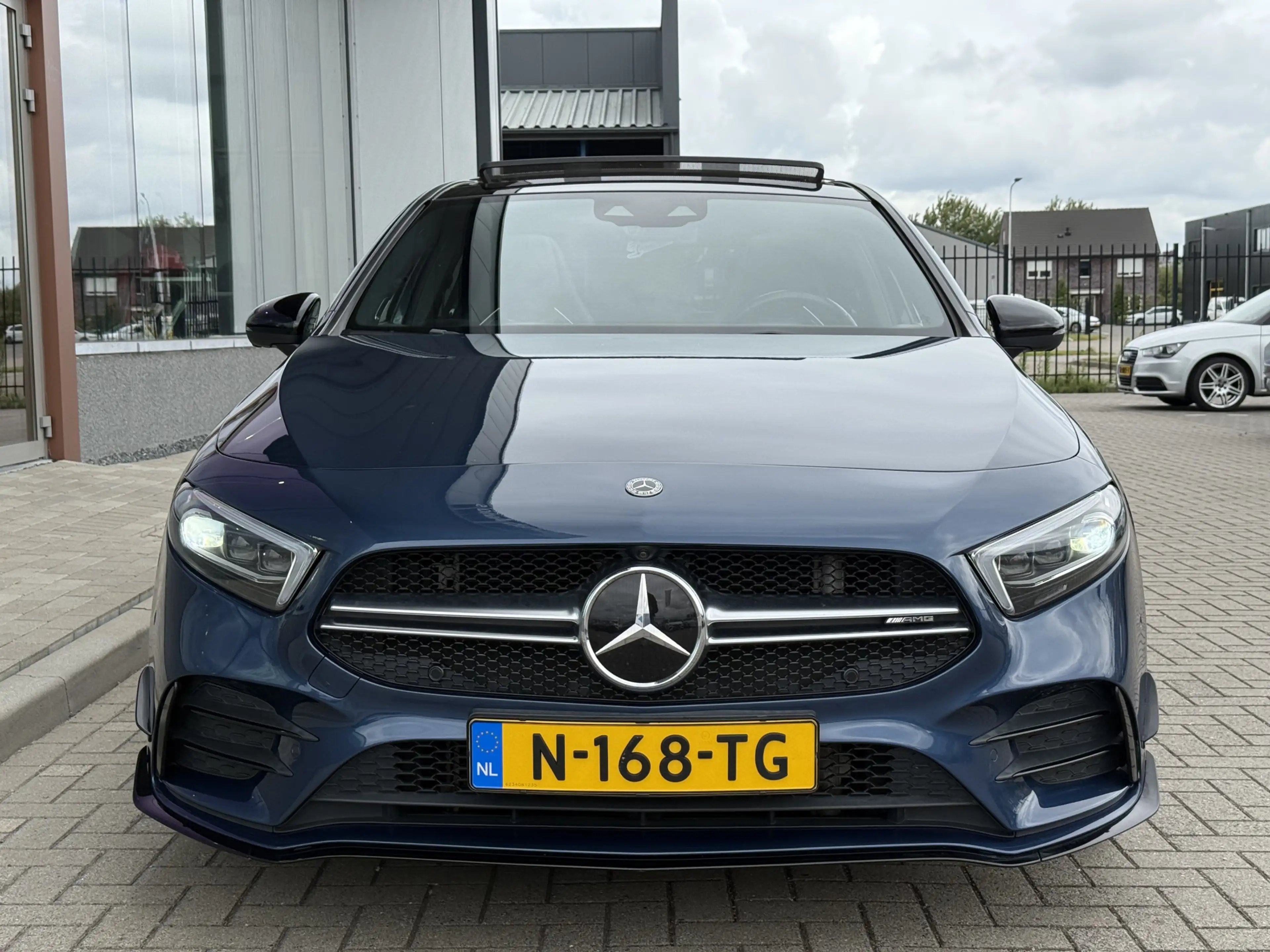 Mercedes-Benz A 35 AMG 4MATIC Edition 1 Premium Plus | Burmester | Pano | — photo 11