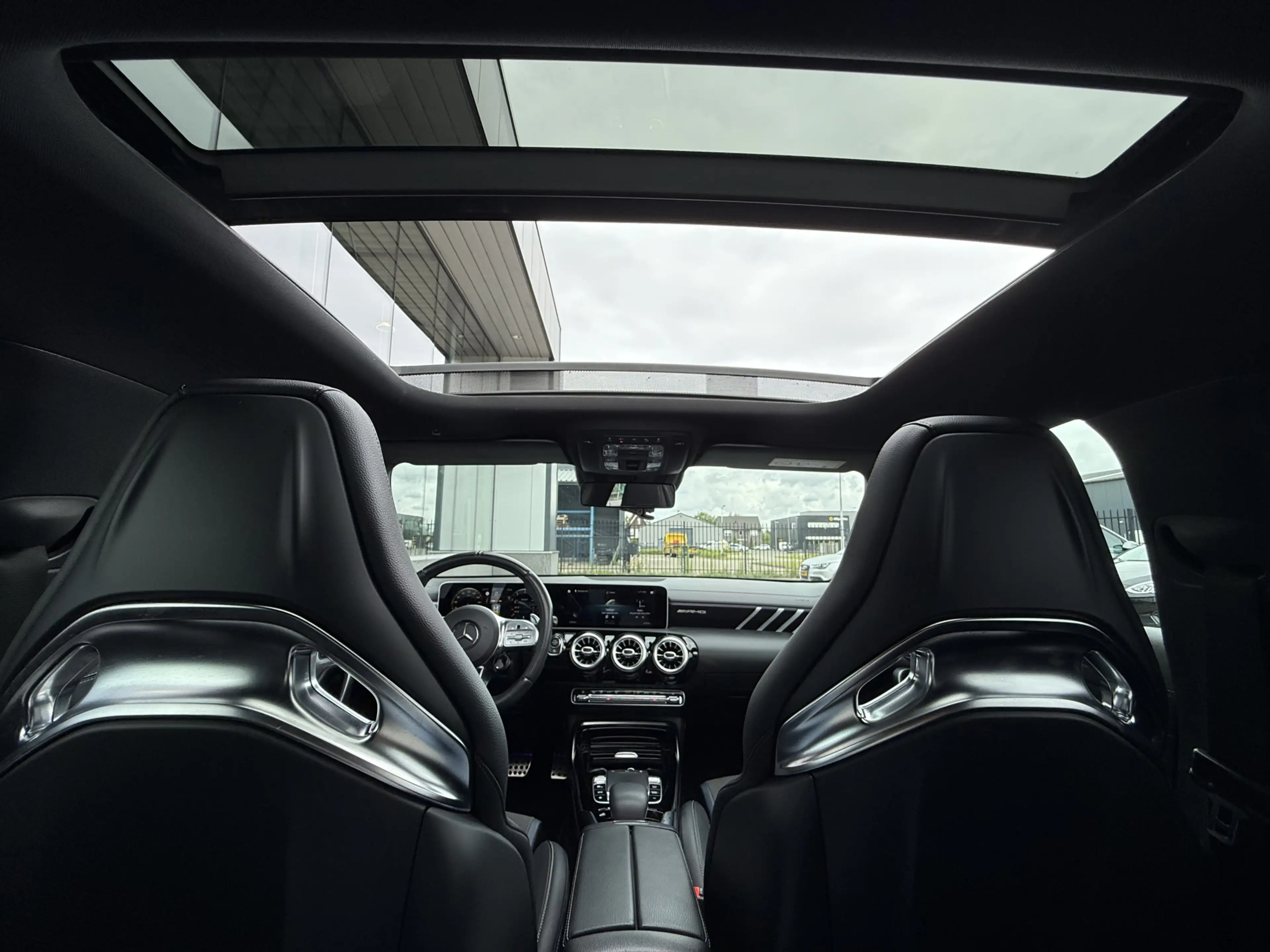 Mercedes-Benz A 35 AMG 4MATIC Edition 1 Premium Plus | Burmester | Pano | — photo 10
