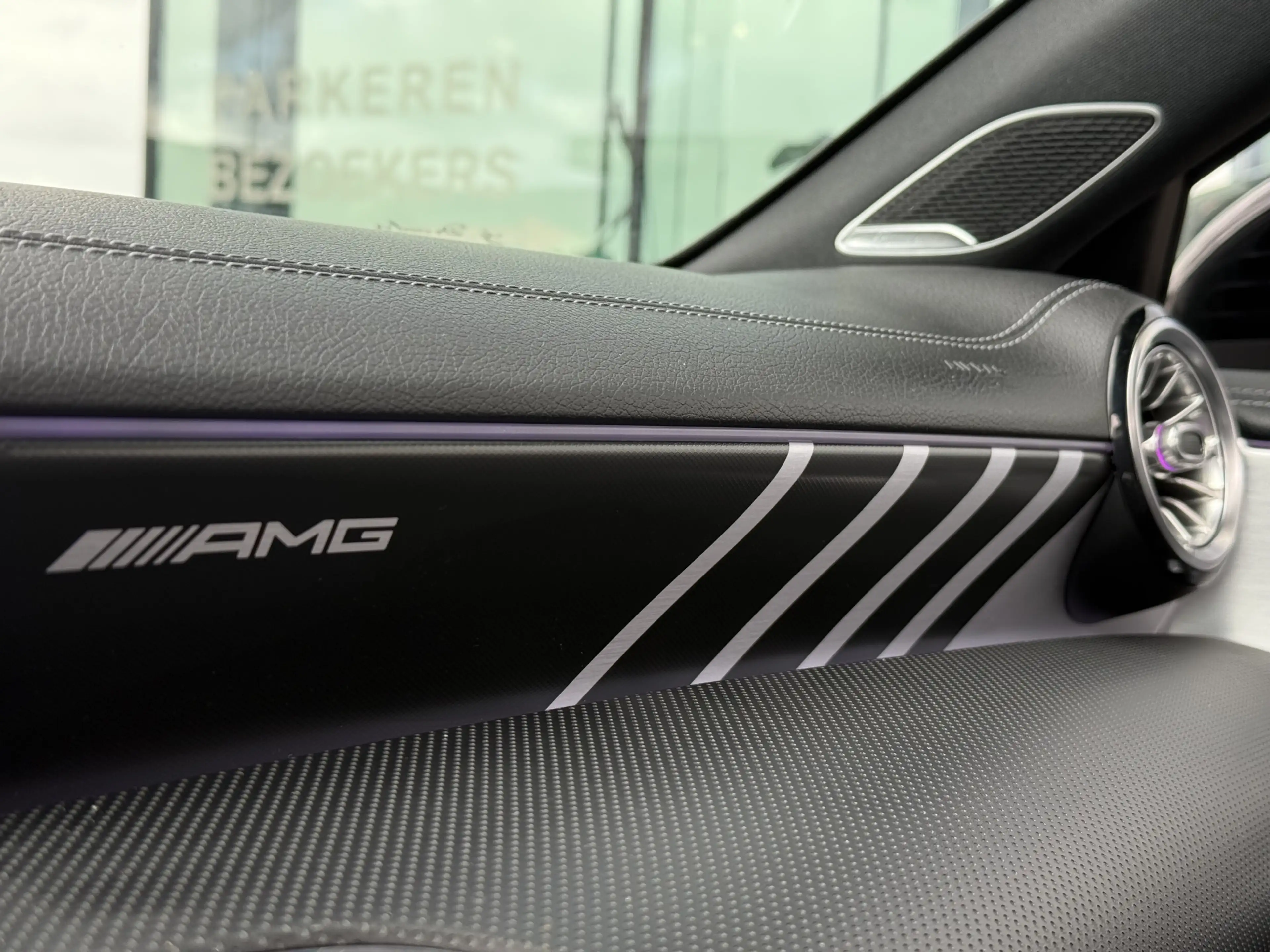 Mercedes-Benz A 35 AMG 4MATIC Edition 1 Premium Plus | Burmester | Pano | — photo 40
