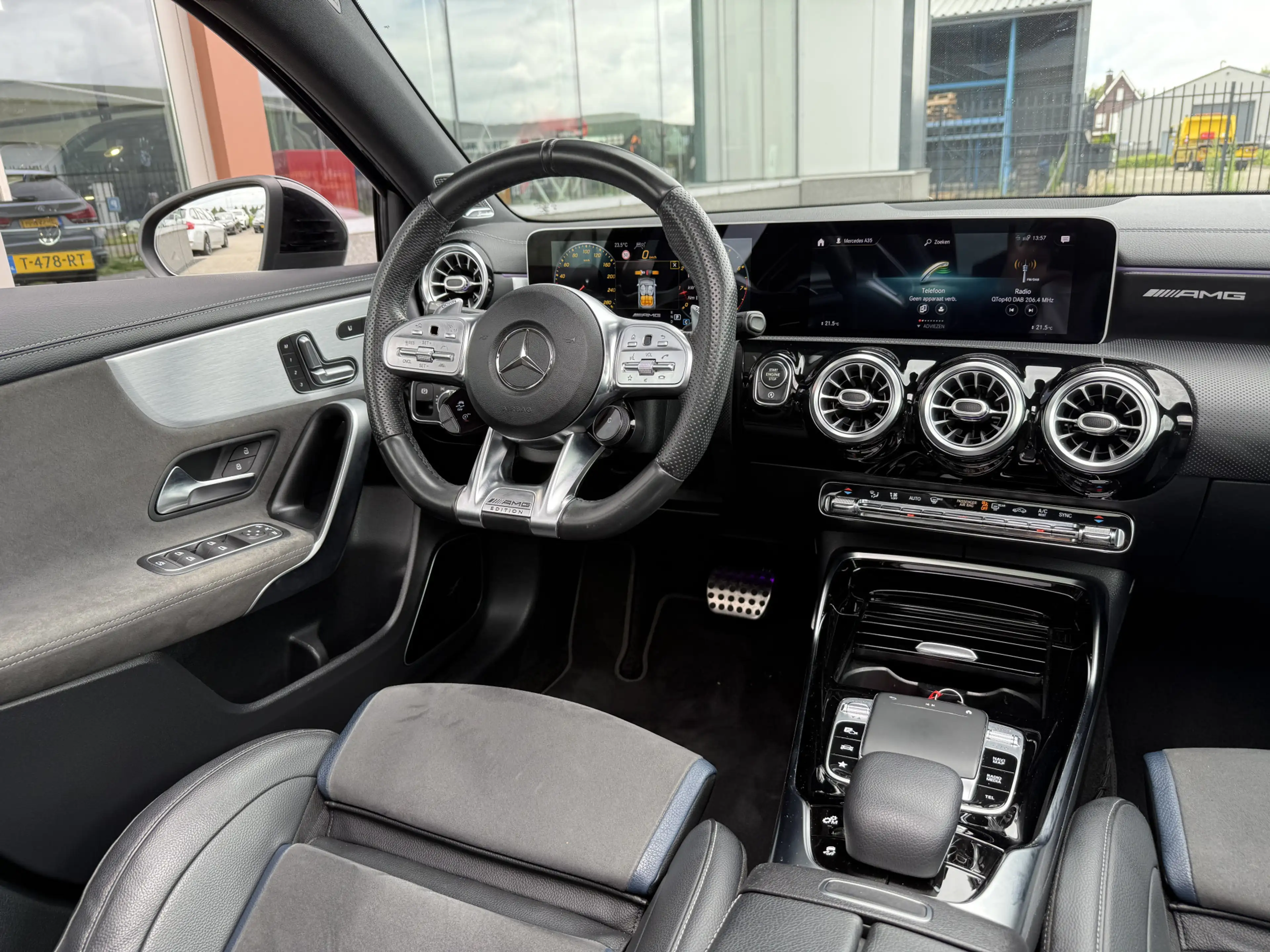 Mercedes-Benz A 35 AMG 4MATIC Edition 1 Premium Plus | Burmester | Pano | — photo 14