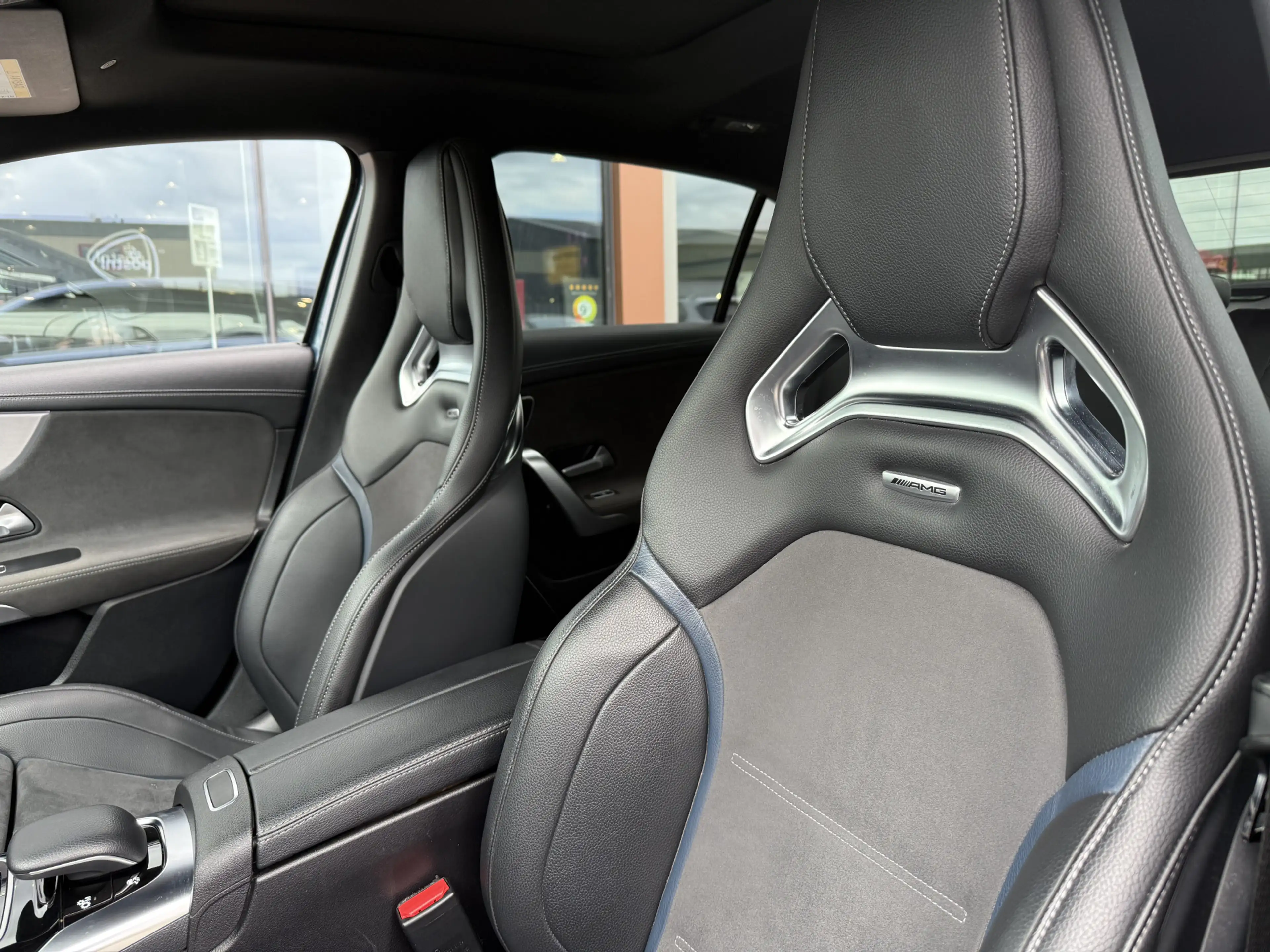 Mercedes-Benz A 35 AMG 4MATIC Edition 1 Premium Plus | Burmester | Pano | — photo 30