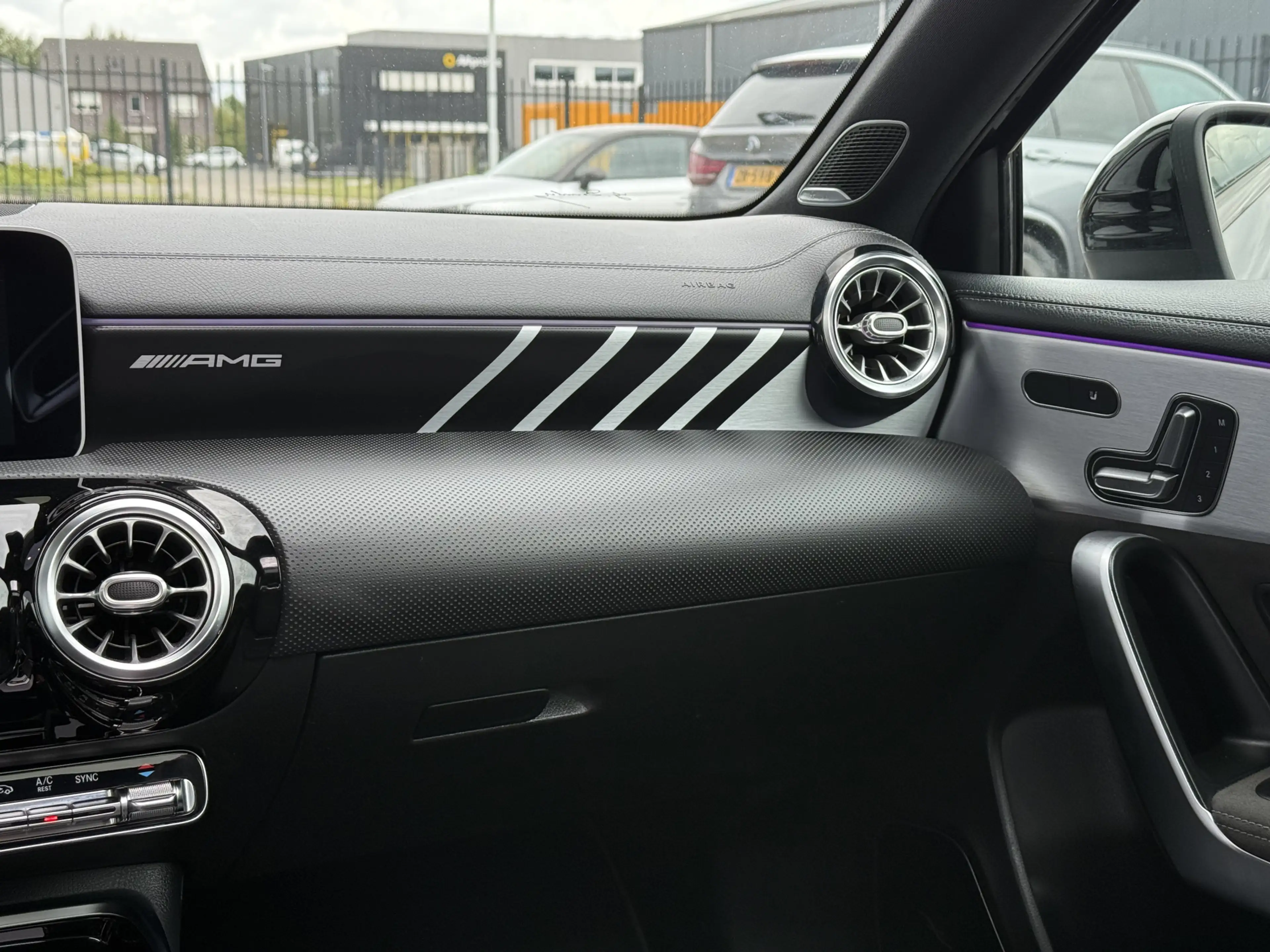 Mercedes-Benz A 35 AMG 4MATIC Edition 1 Premium Plus | Burmester | Pano | — photo 35