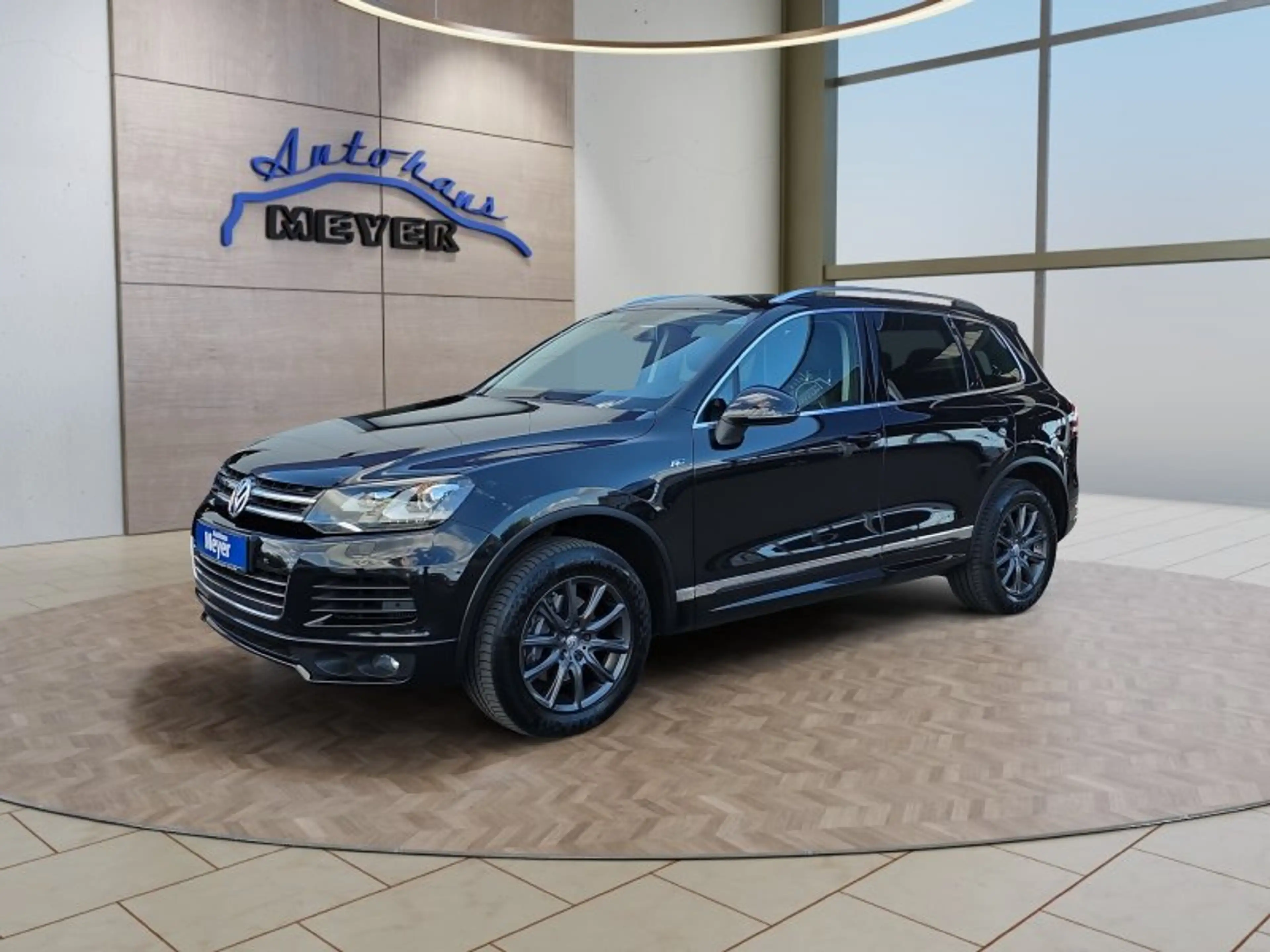 Volkswagen Touareg R-Line 3.0 V6 TDI 8*Alu/Standhz/AHK/Leder/Navi
