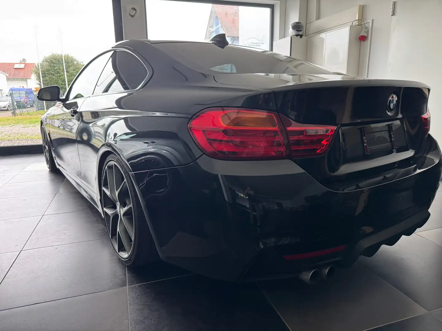 BMW 428 4er Coupe 428i Coupe Aut. M Sport Black - 1