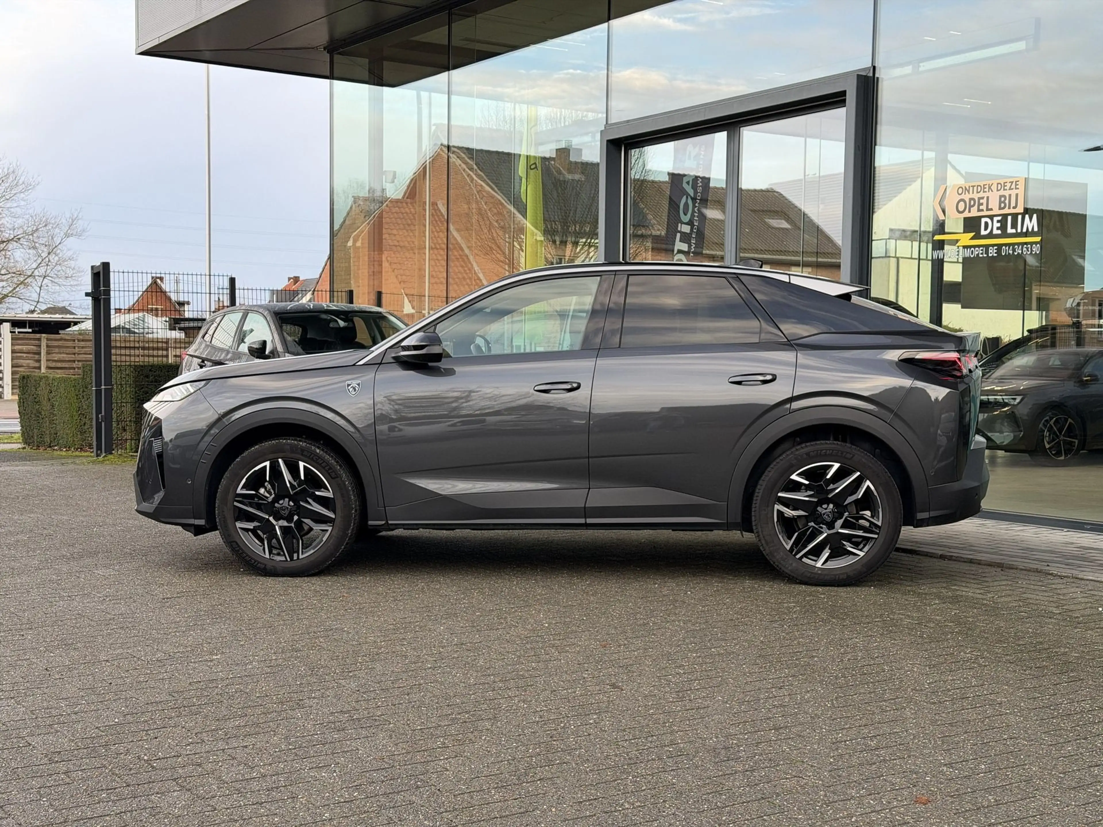 Peugeot 3008 GT 1.2T Hybrid *Navi*360° Cam*CarPlay* — photo 6