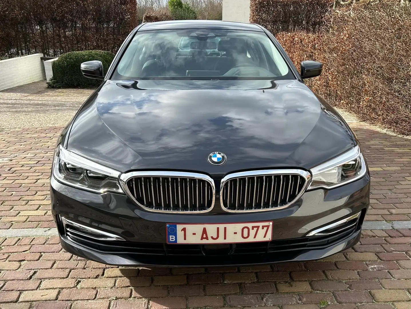 BMW 520 520d Efficient Dynamics Edition Aut. Luxury Line Zwart - 2
