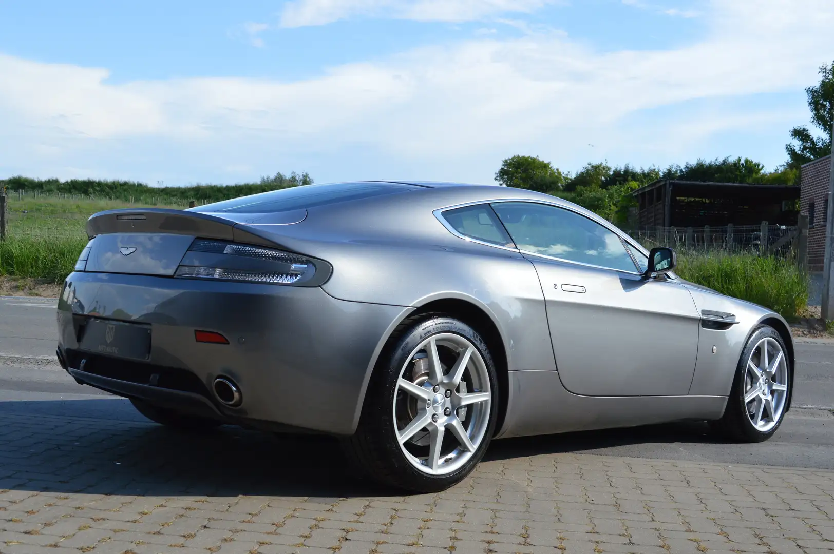 Aston Martin Vantage V8 4.7i 426 ch suivi Aston Martin 56.000 km Gris - 2