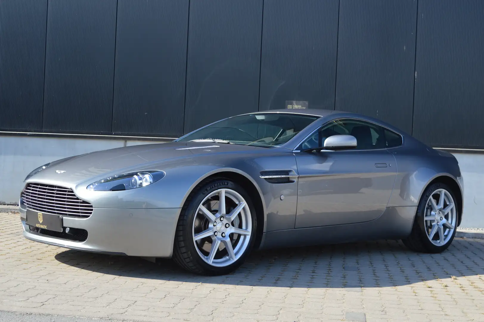 Aston Martin Vantage V8 4.7i 426 ch suivi Aston Martin 56.000 km Gris - 1