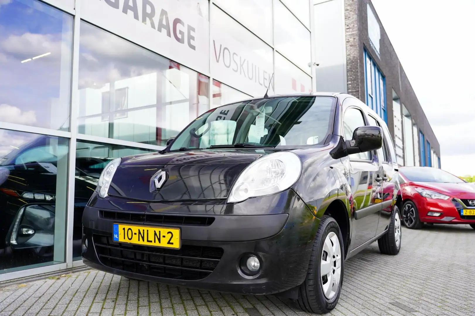 Renault Kangoo Family 1.6-16V Expression Automaat Zwart - 1