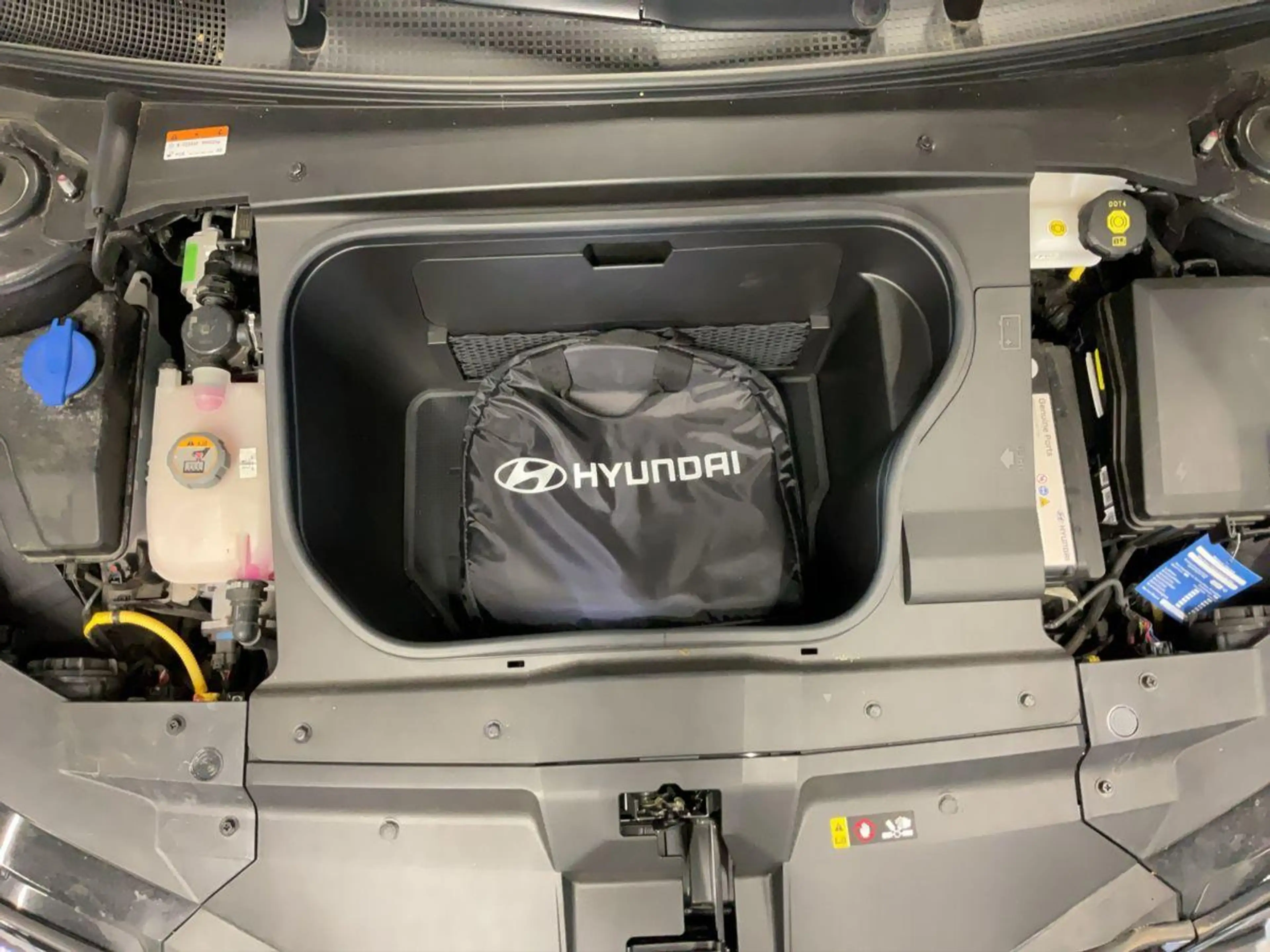 Hyundai IONIQ 6 'UNIQ' 77,4 kWh (229 PS) Heckantrieb — photo 10