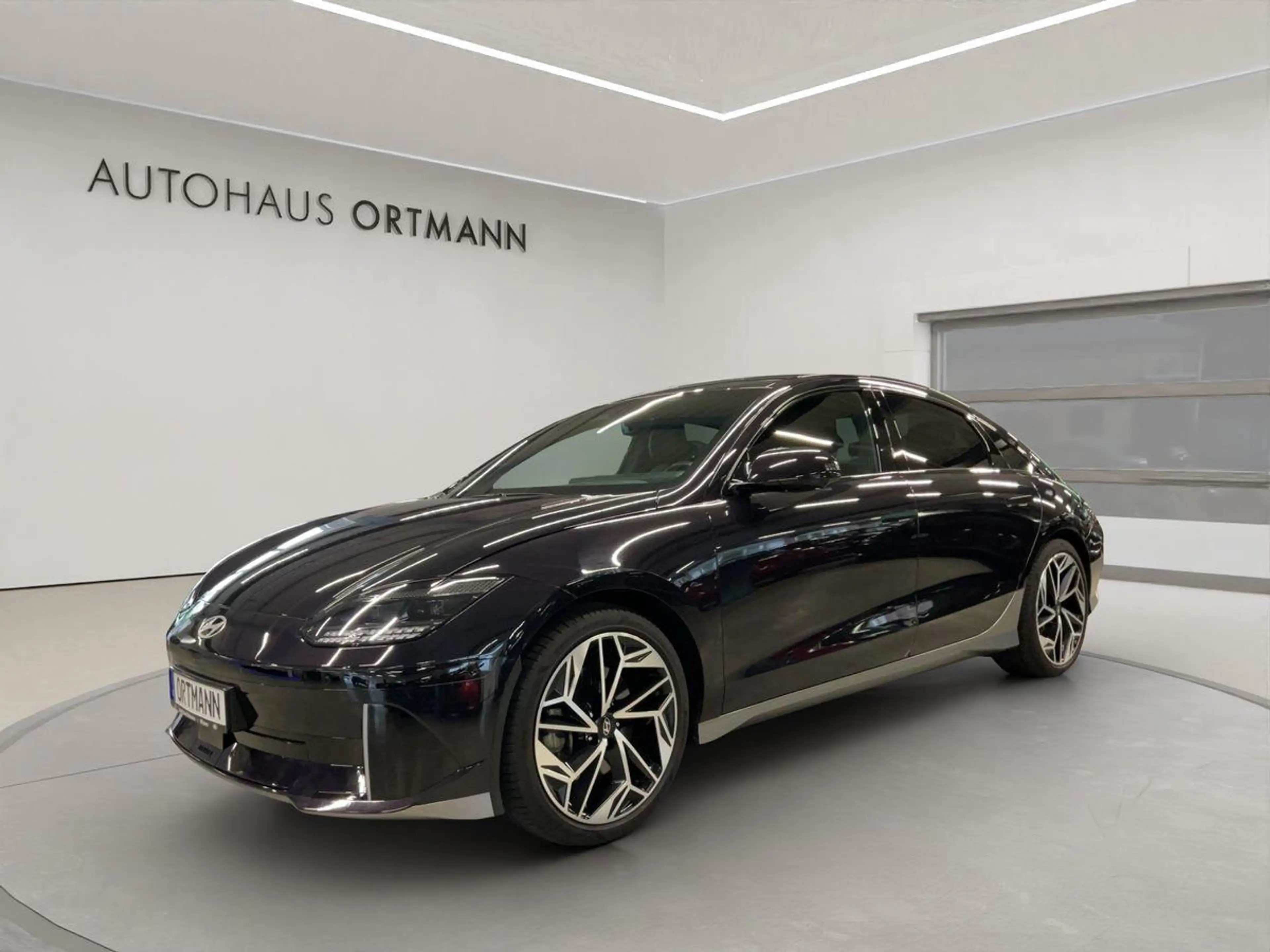 Hyundai IONIQ 6 'UNIQ' 77,4 kWh (229 PS) Heckantrieb — photo 3