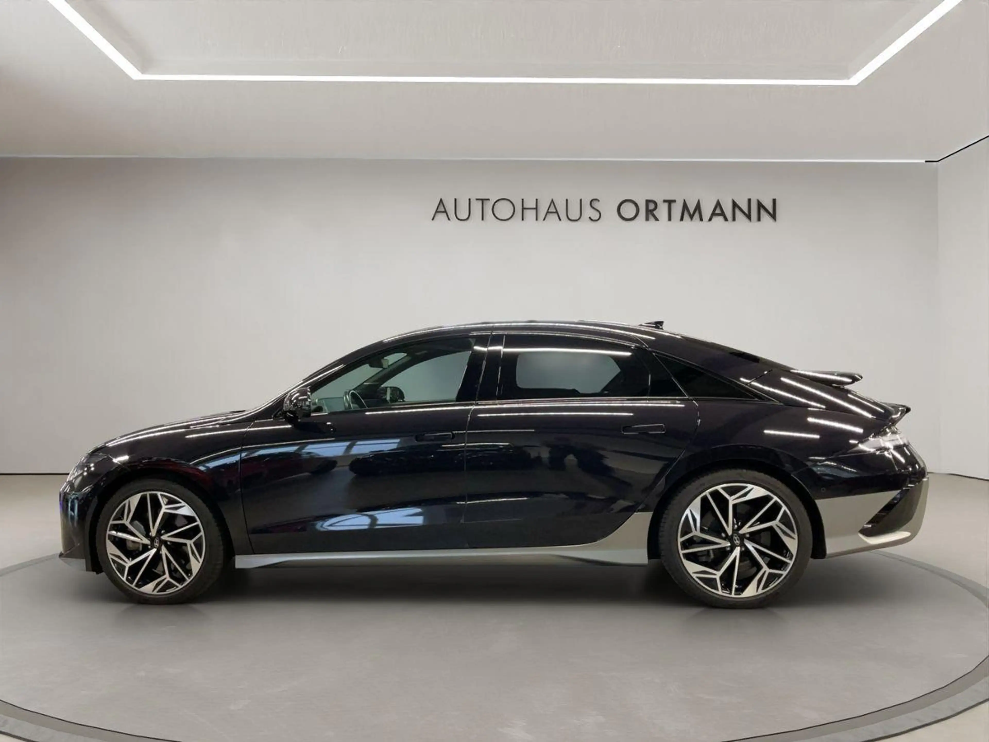 Hyundai IONIQ 6 'UNIQ' 77,4 kWh (229 PS) Heckantrieb — photo 4