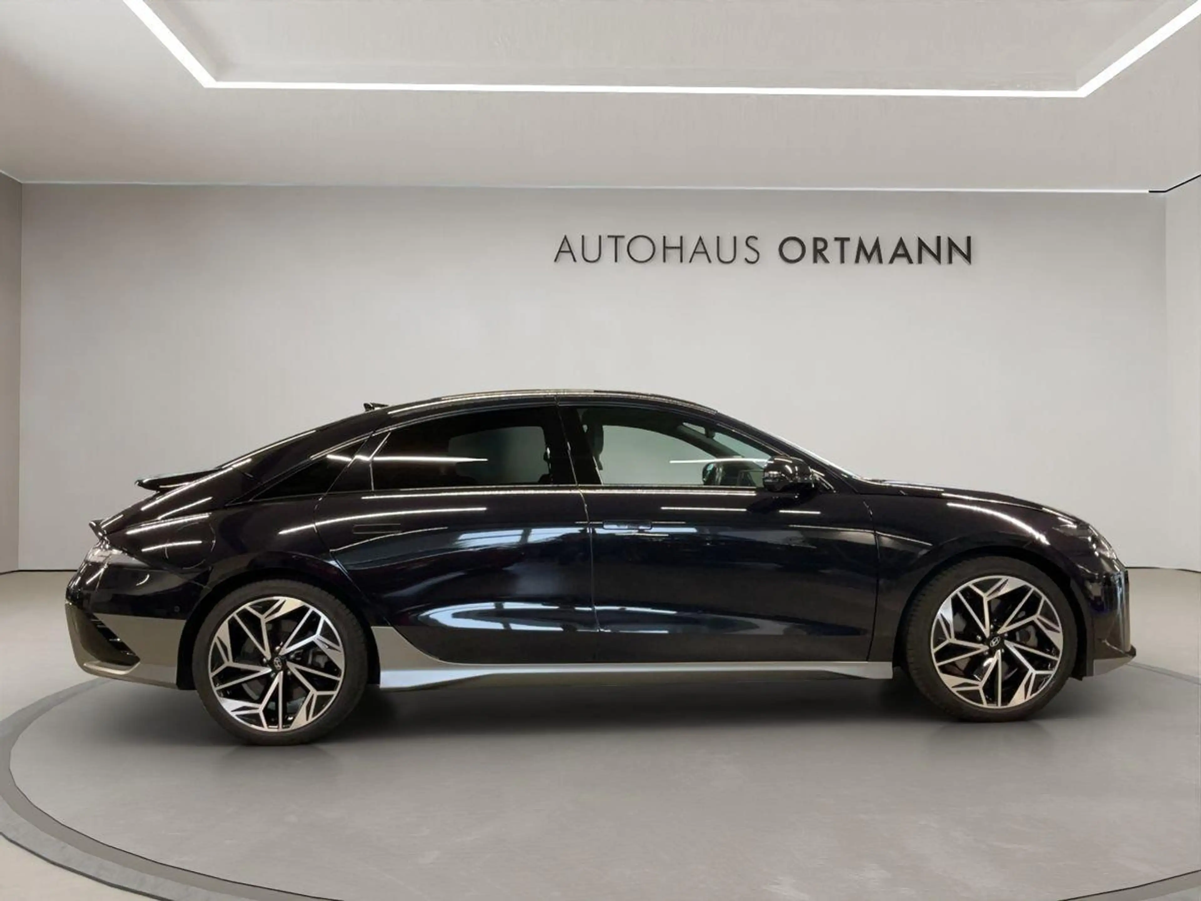 Hyundai IONIQ 6 'UNIQ' 77,4 kWh (229 PS) Heckantrieb — photo 8