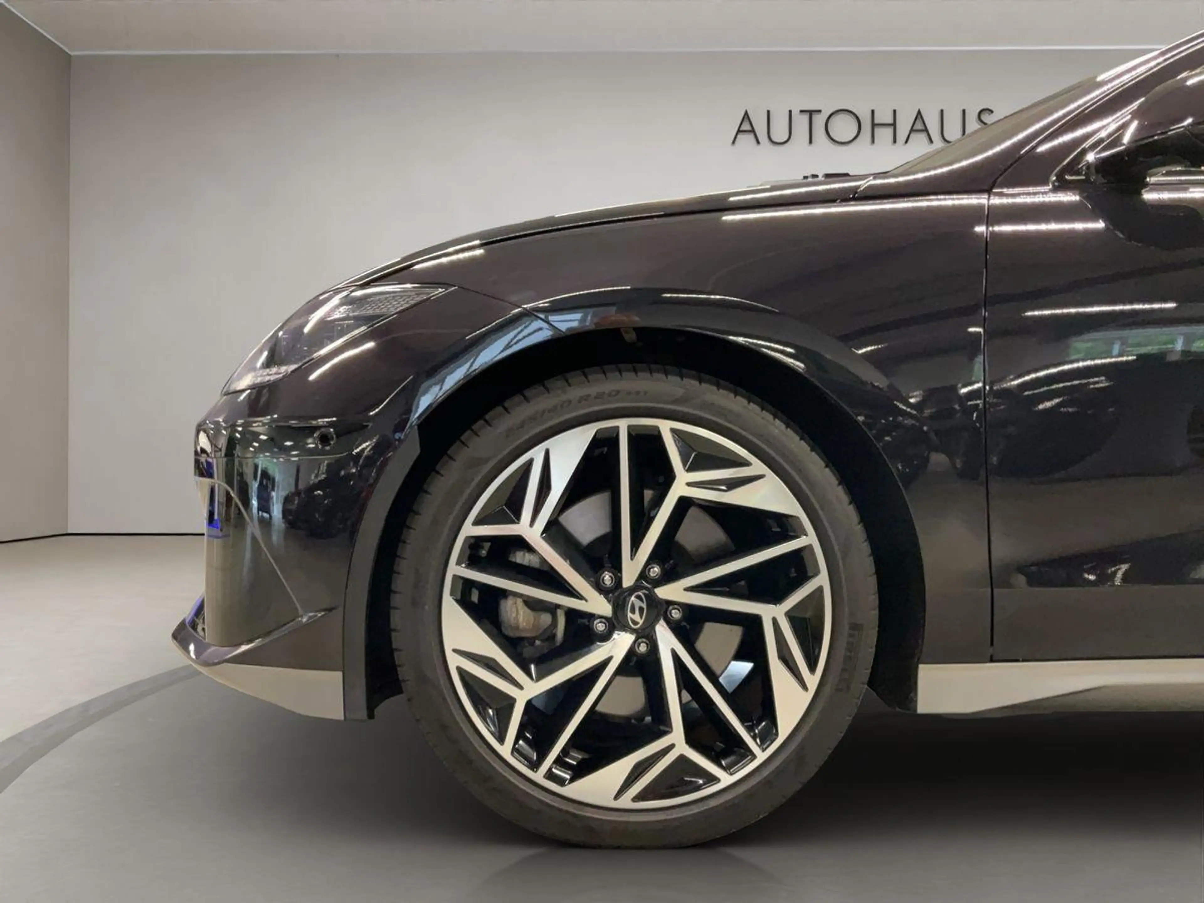 Hyundai IONIQ 6 'UNIQ' 77,4 kWh (229 PS) Heckantrieb — photo 9